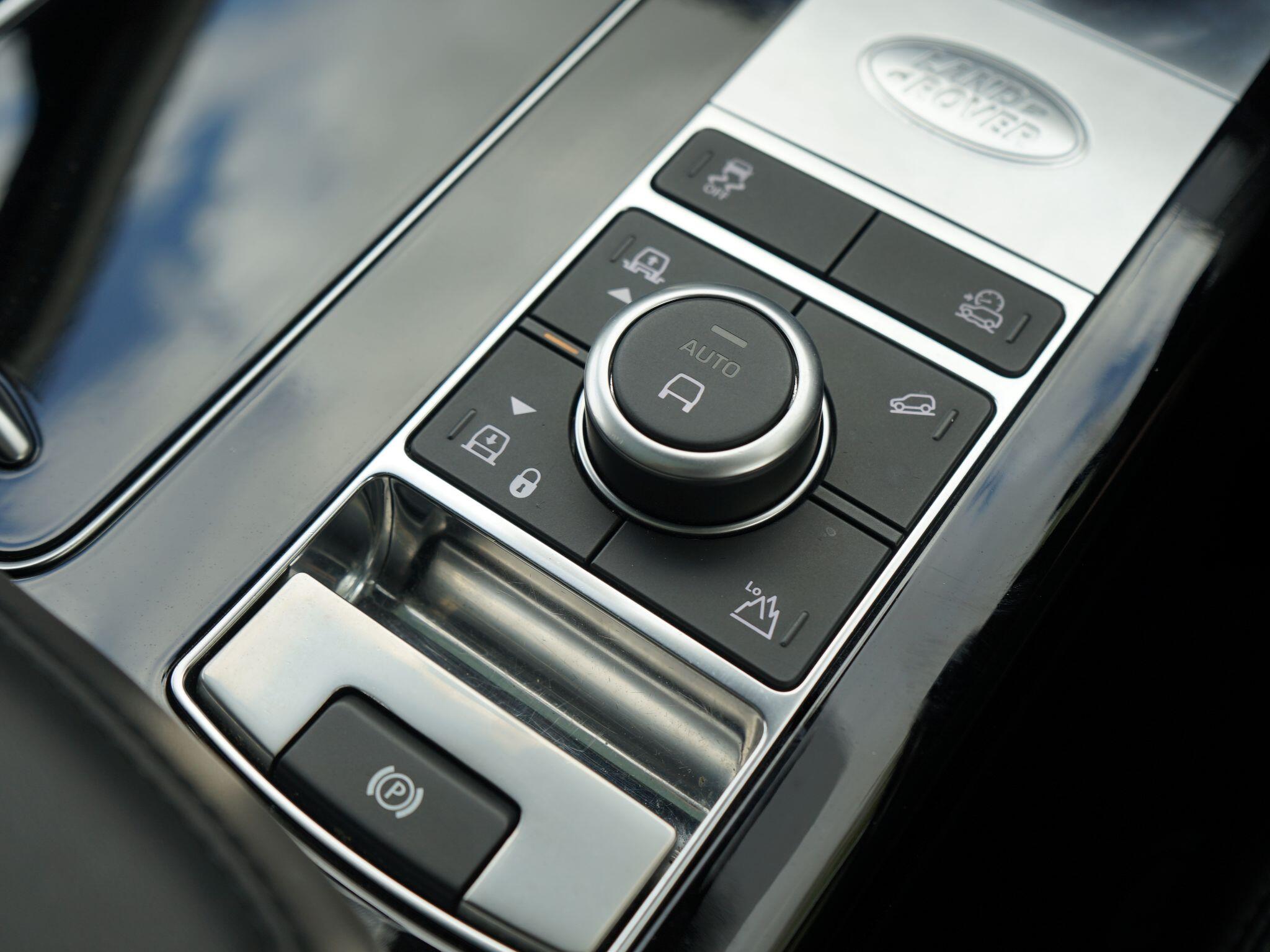 Land Rover Range Rover view 35