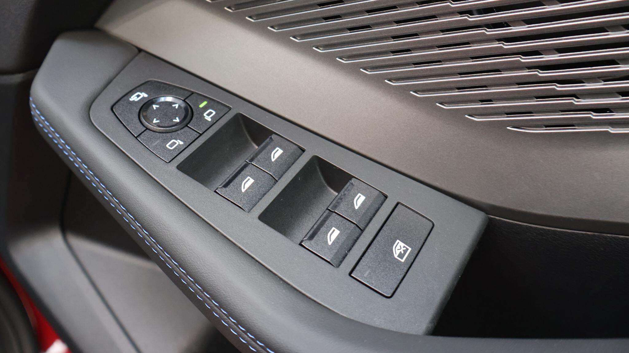 BMW 1 Series view 28