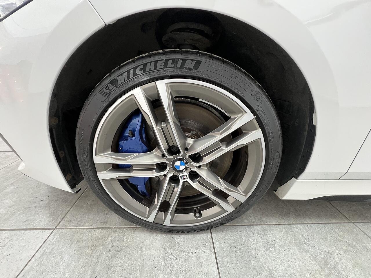 BMW 1 Series view 19