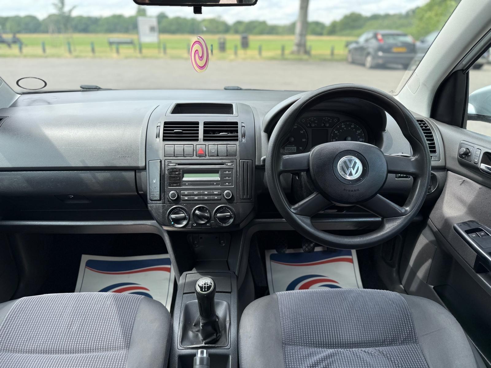 Volkswagen Polo view 22