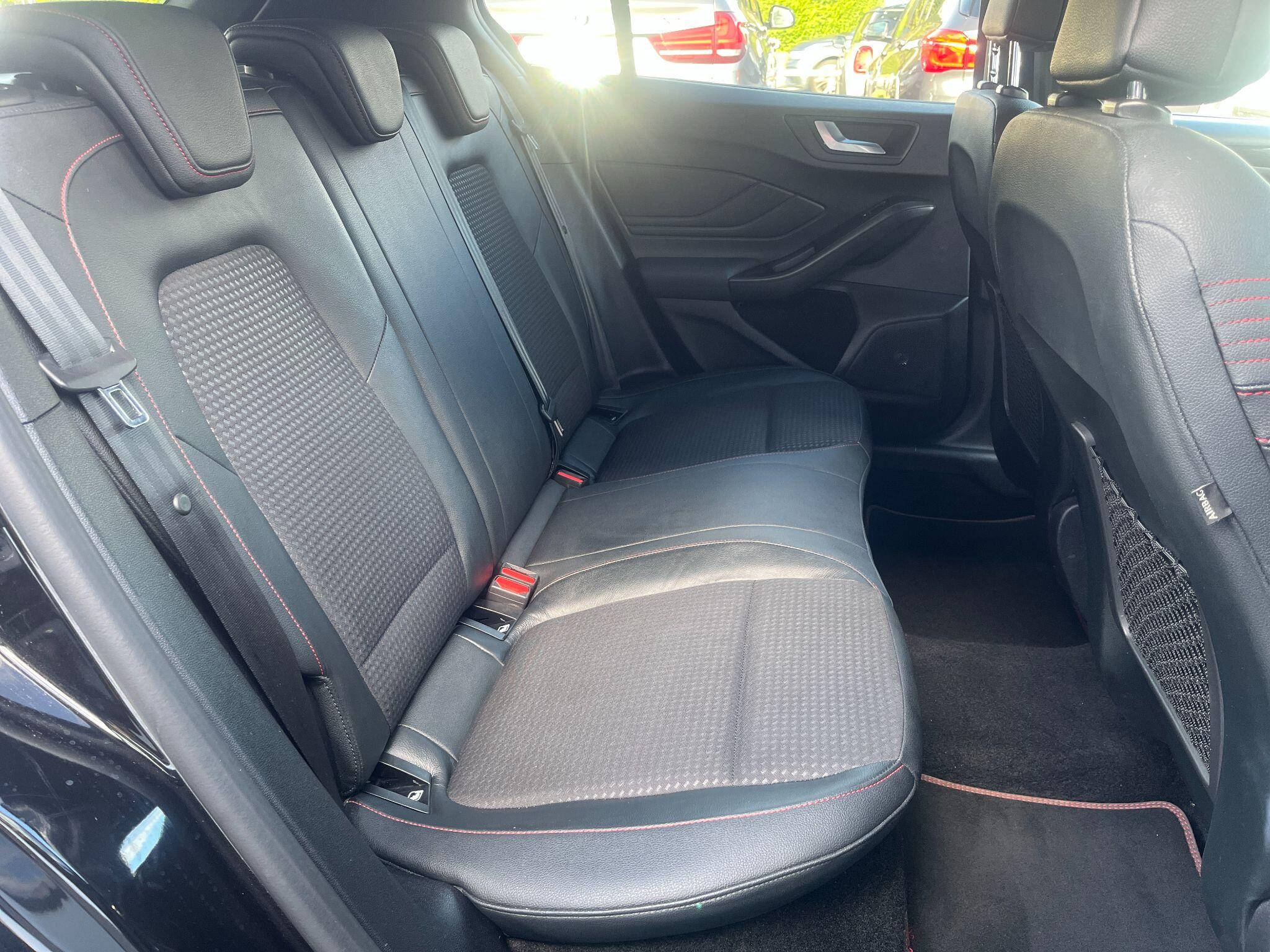 Ford Focus view 24