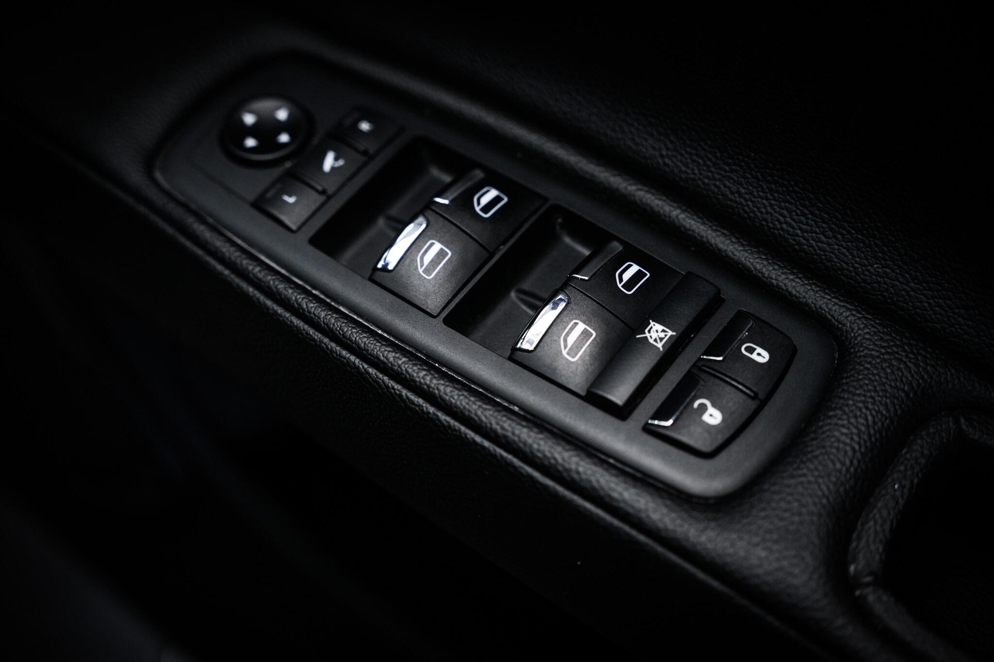 Maserati Ghibli view 60