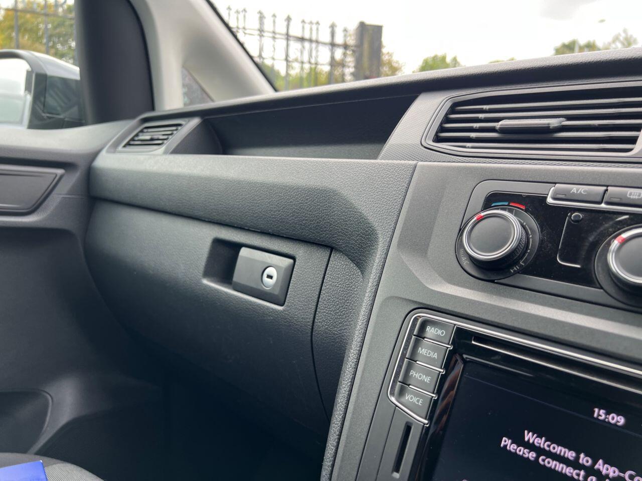Volkswagen Caddy Maxi view 19