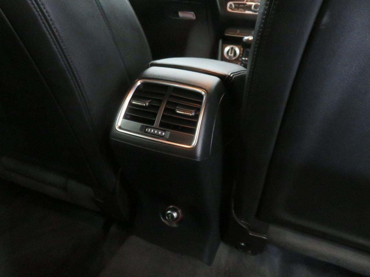Audi Q3 view 57