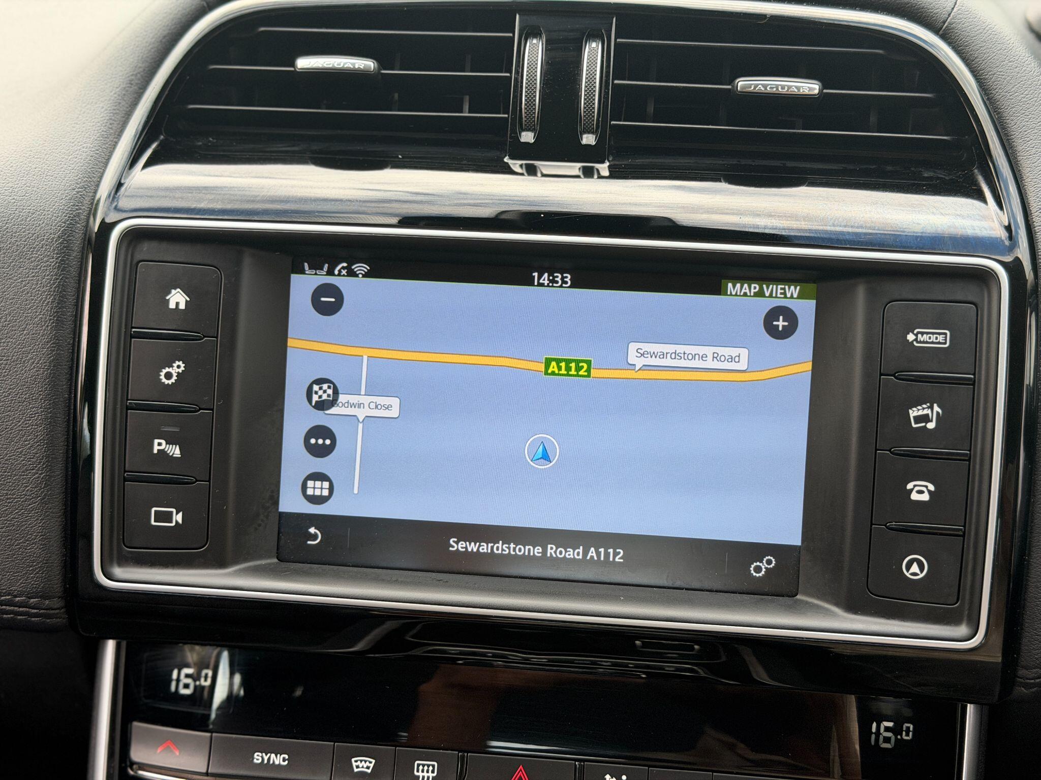 Jaguar Xe view 36