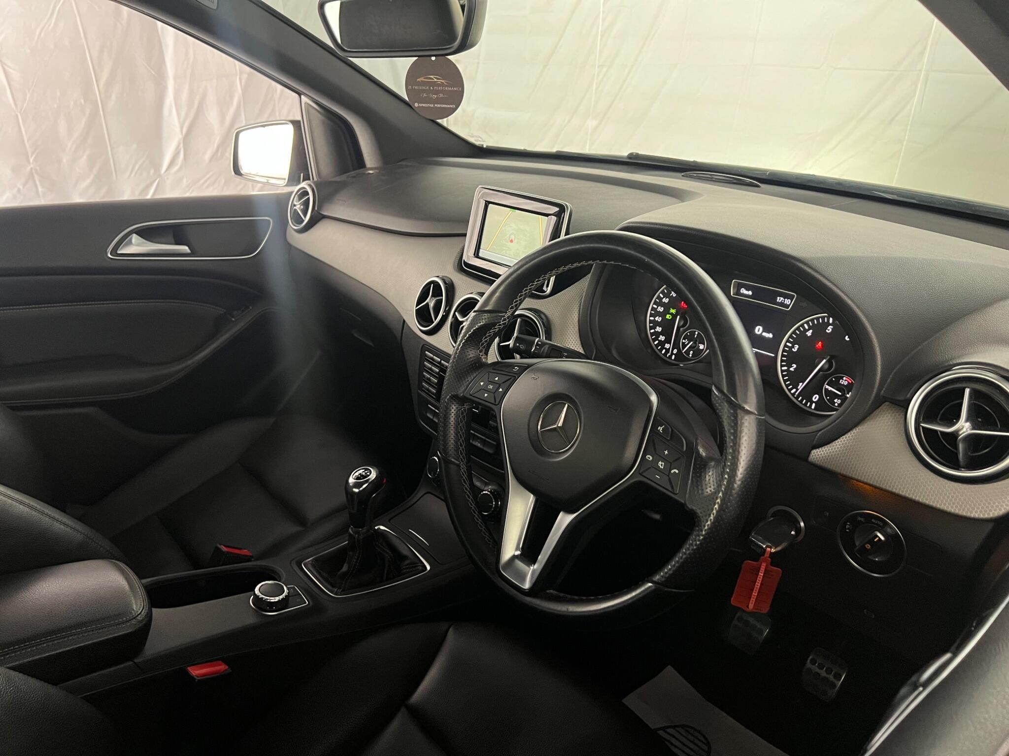 Mercedes-Benz B Class view 19