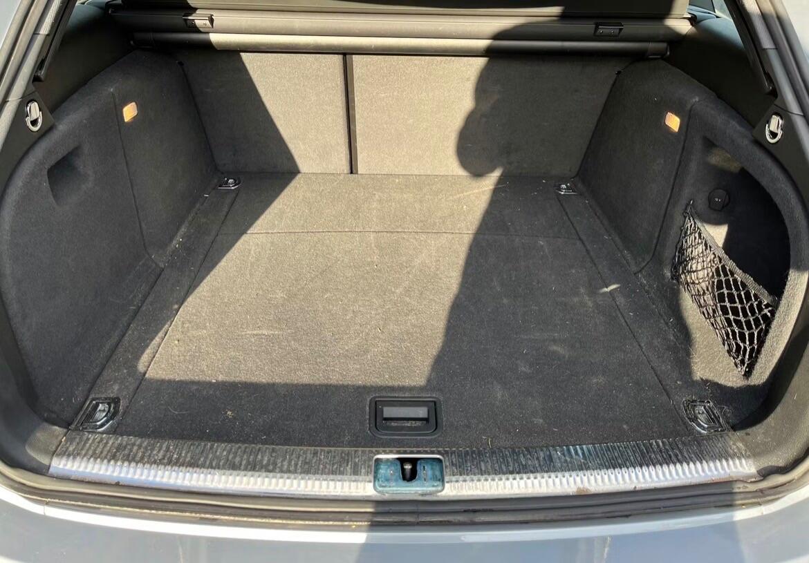 2011 Audi A4 Avant 2.0 TDI Executive S line Multitronic Euro 4 5dr image 3