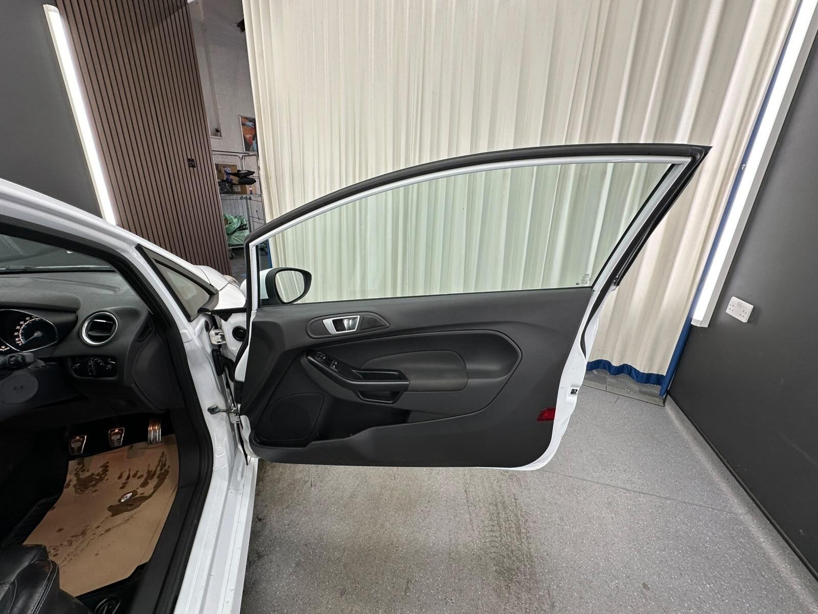 Ford Fiesta view 16