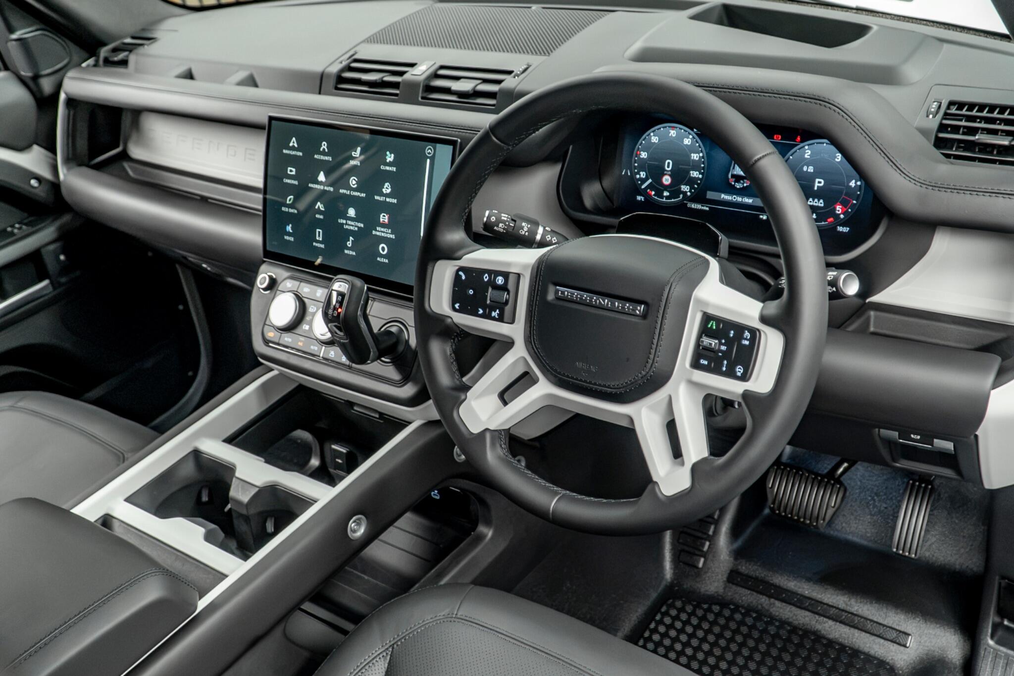 Land Rover Defender view 23