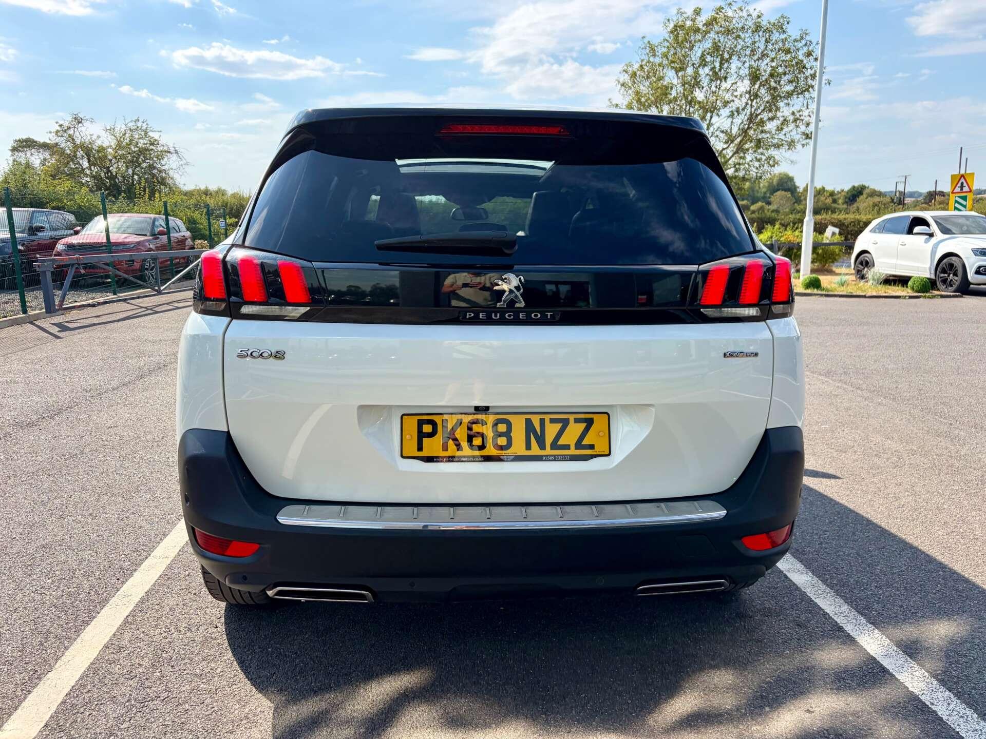 Peugeot 5008 view 7