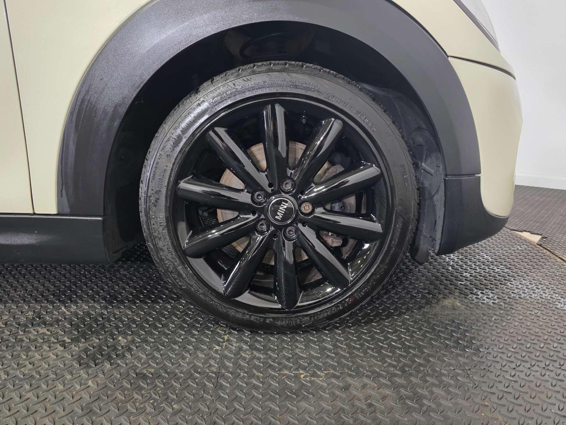 Mini Hatch view 51