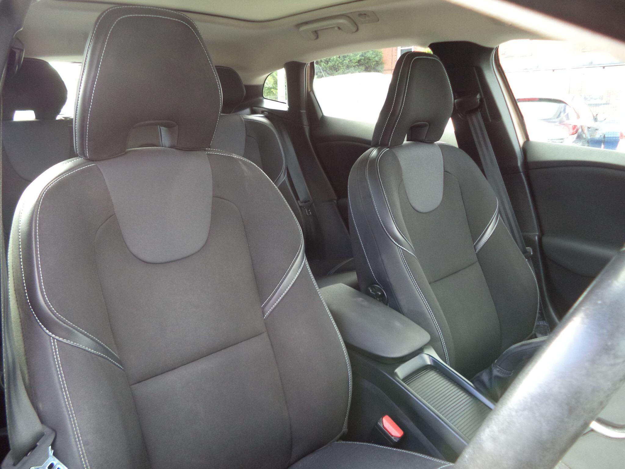 Volvo V40 view 31
