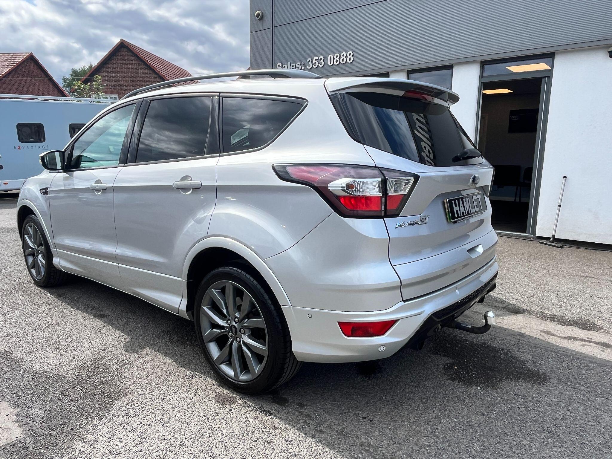Ford Kuga view 3