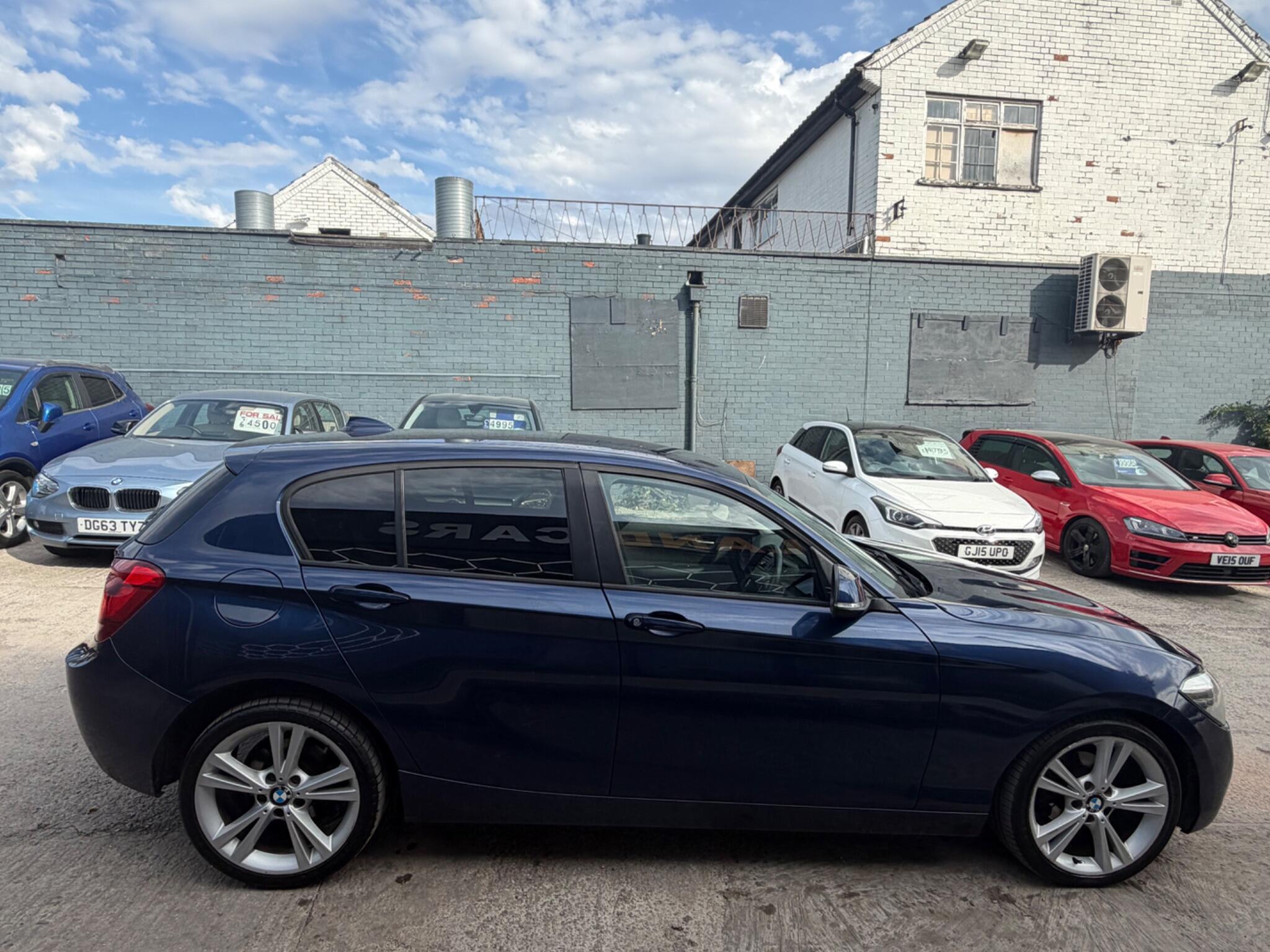 BMW 1 Series view 8