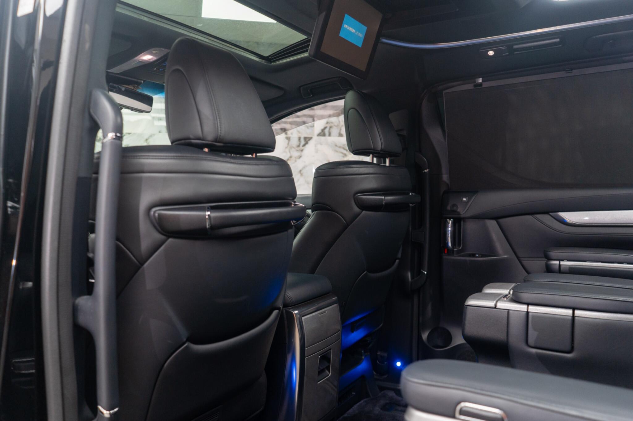 Toyota Alphard view 16