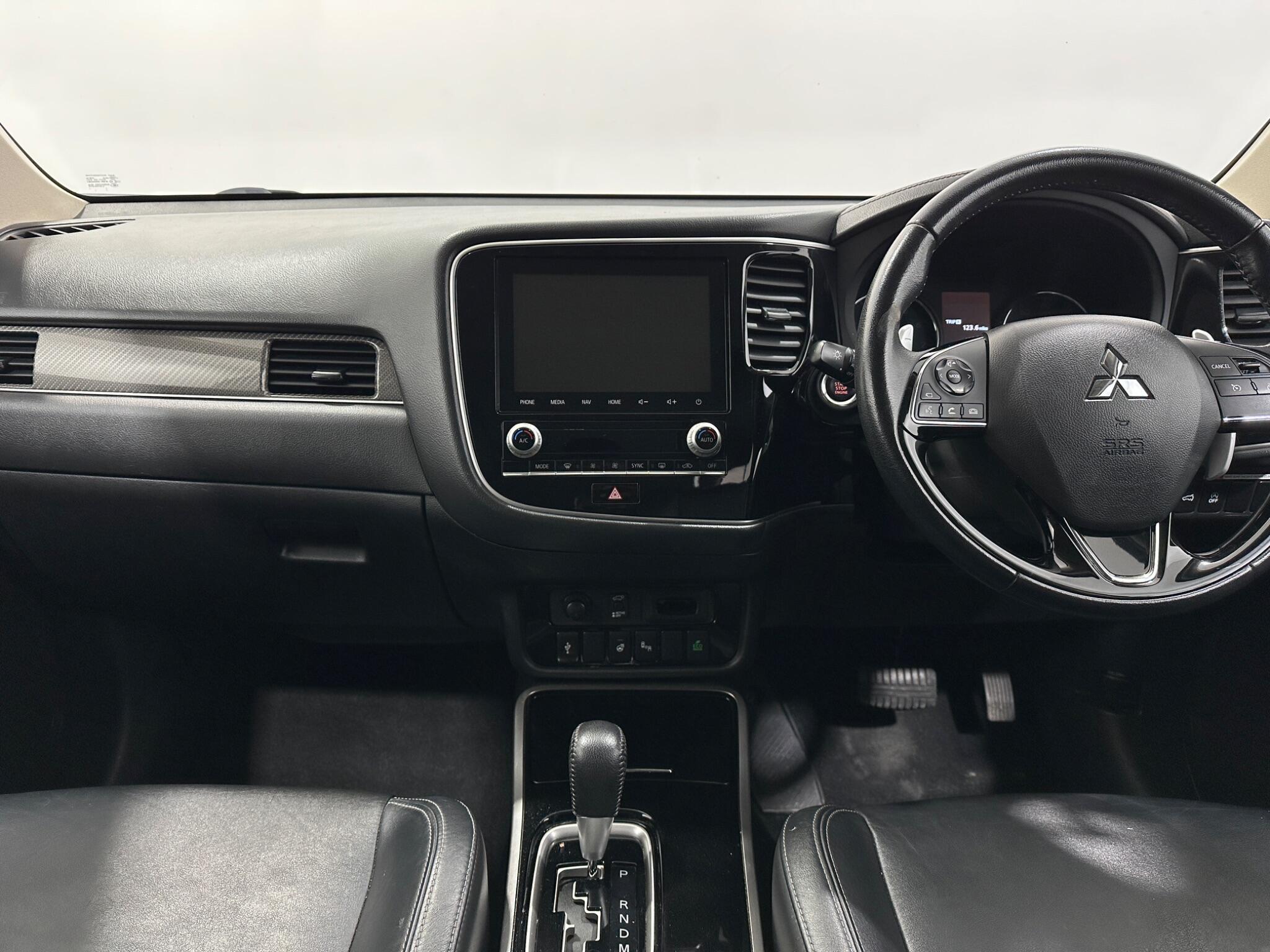 Mitsubishi Outlander view 19