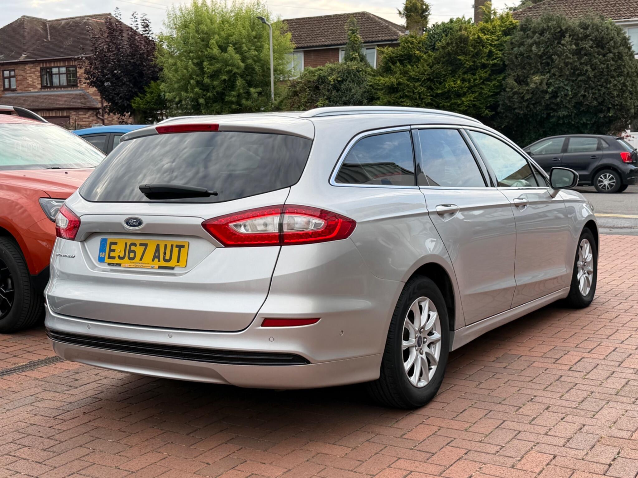 Ford Mondeo view 20