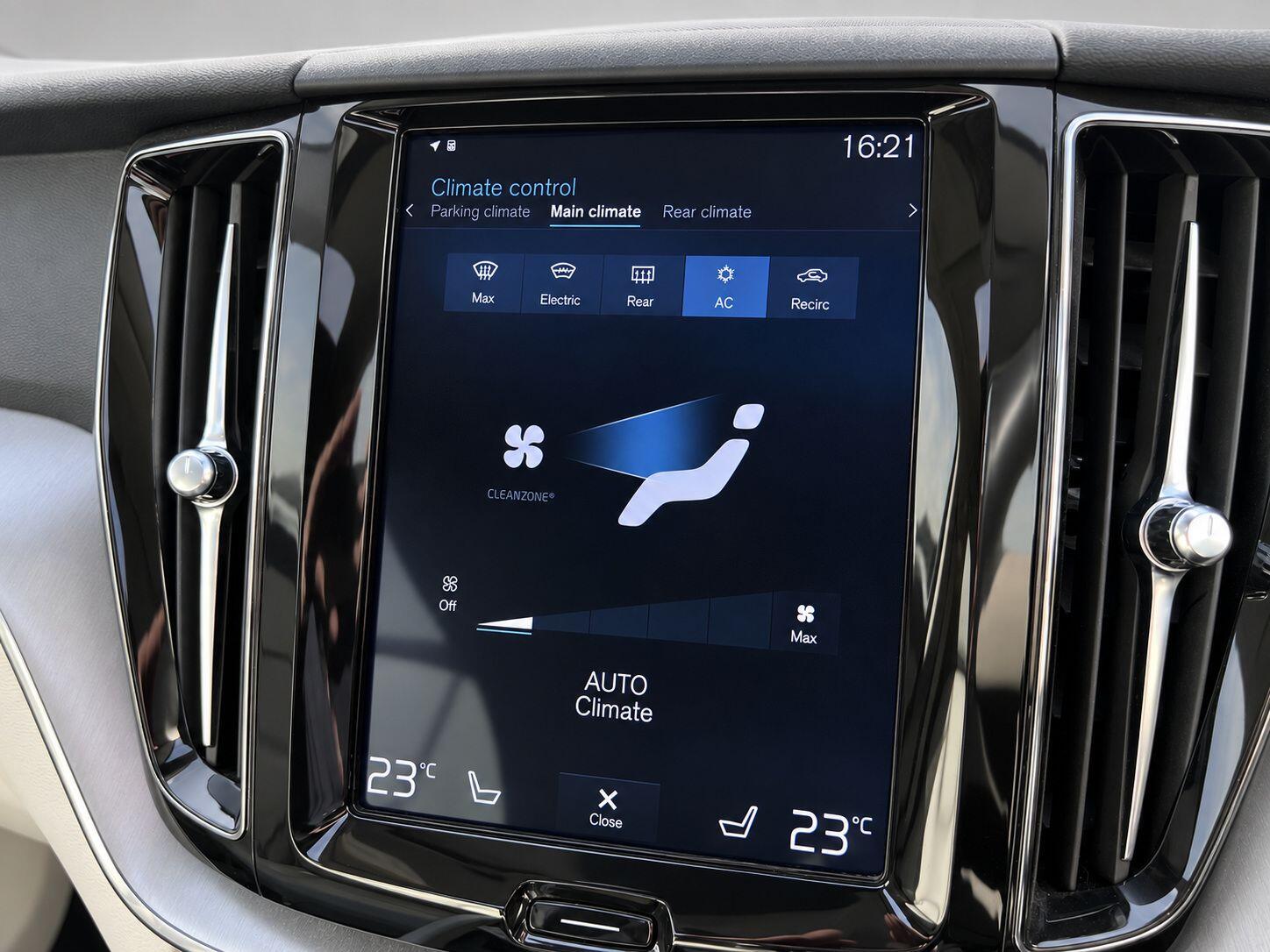 Volvo XC60 view 18