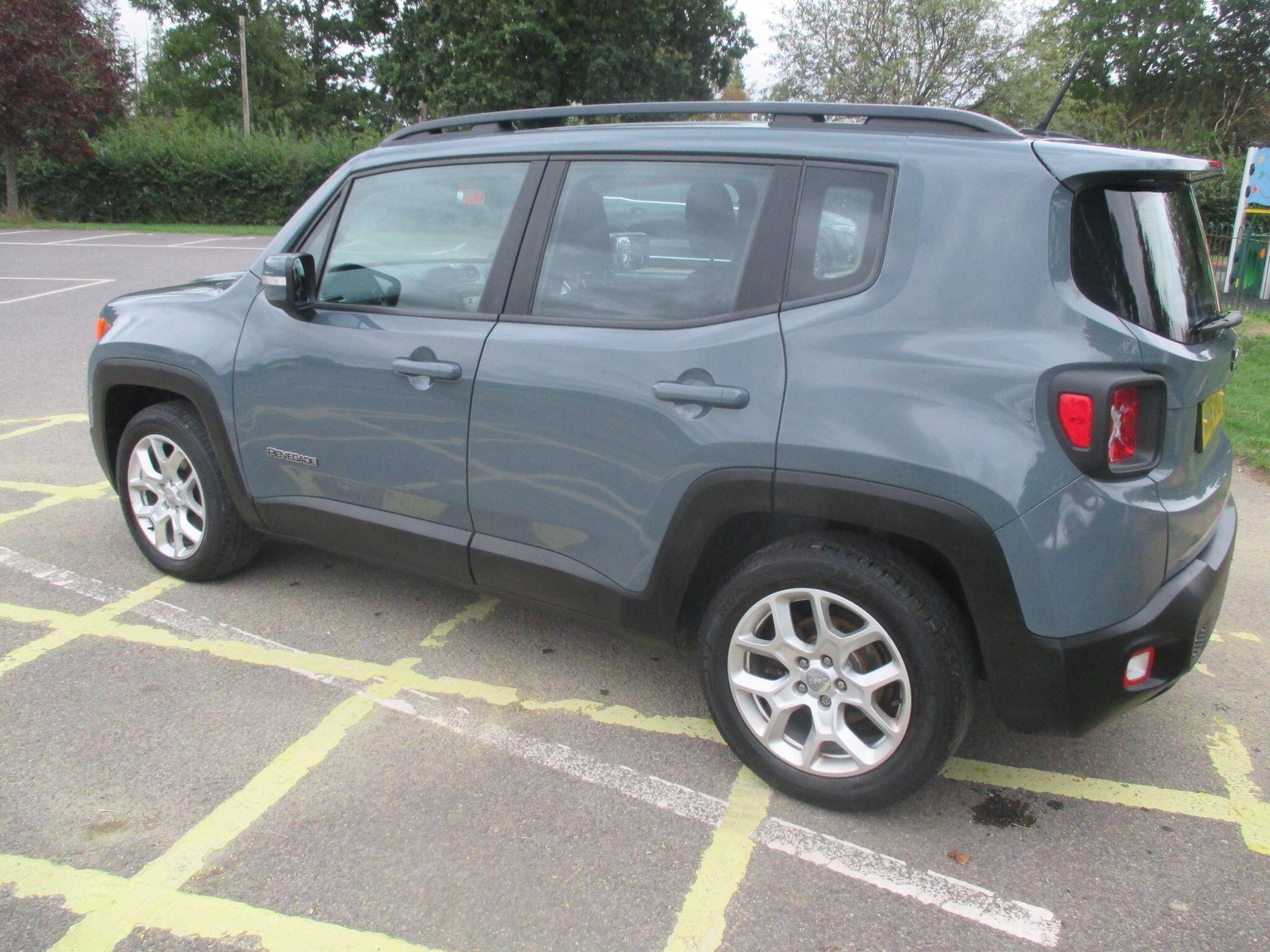 Jeep Renegade view 21
