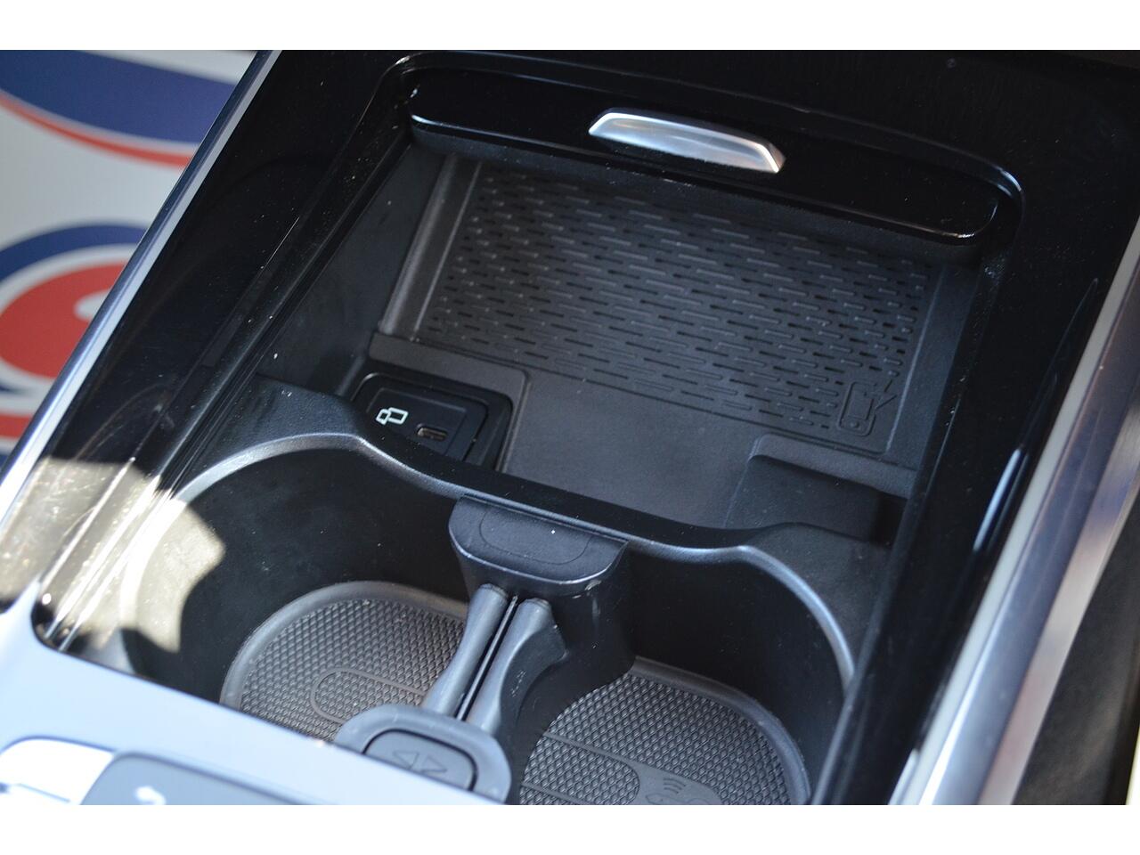 Mercedes-Benz GLB view 61