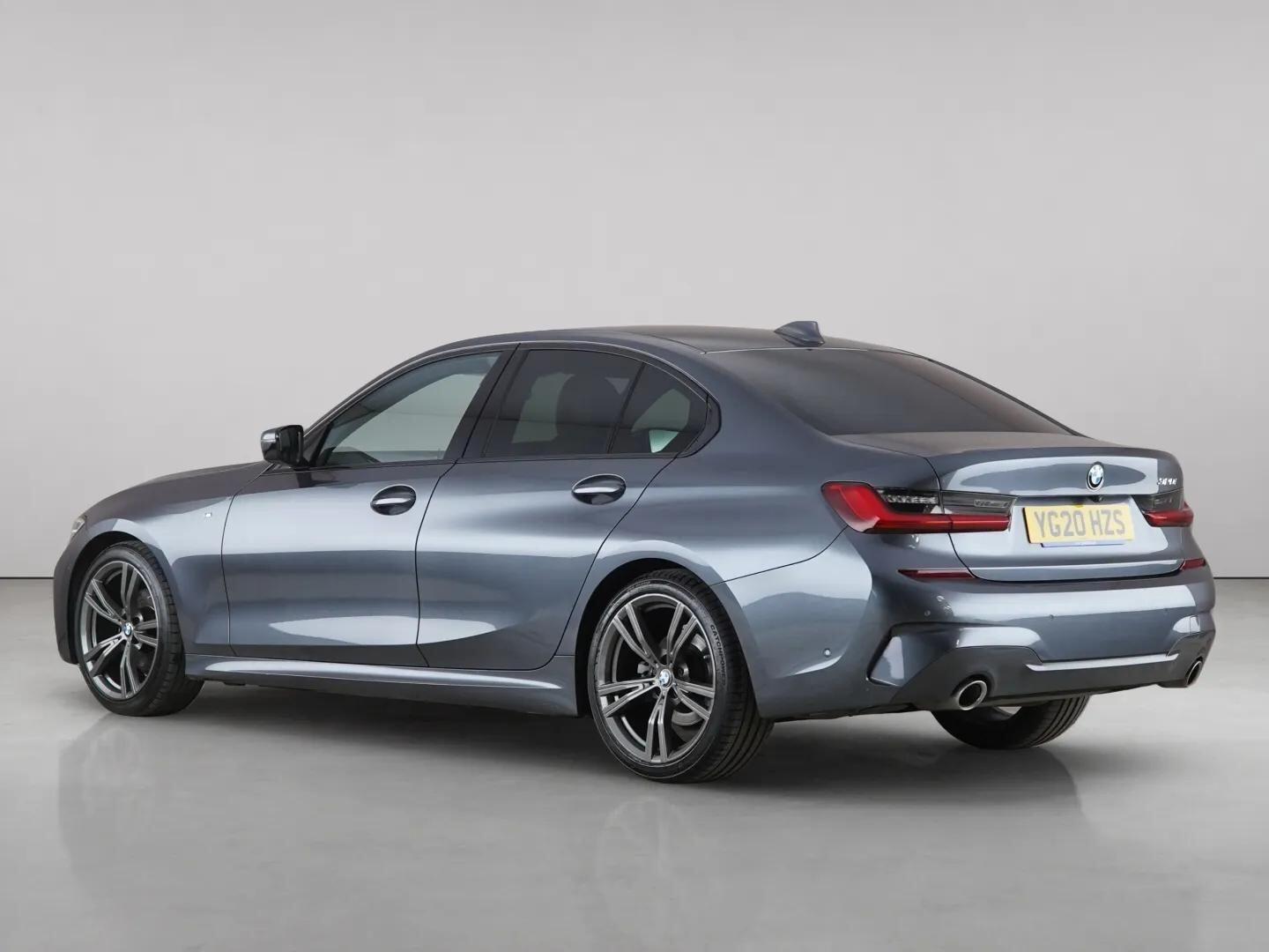 BMW 3 Series view 6