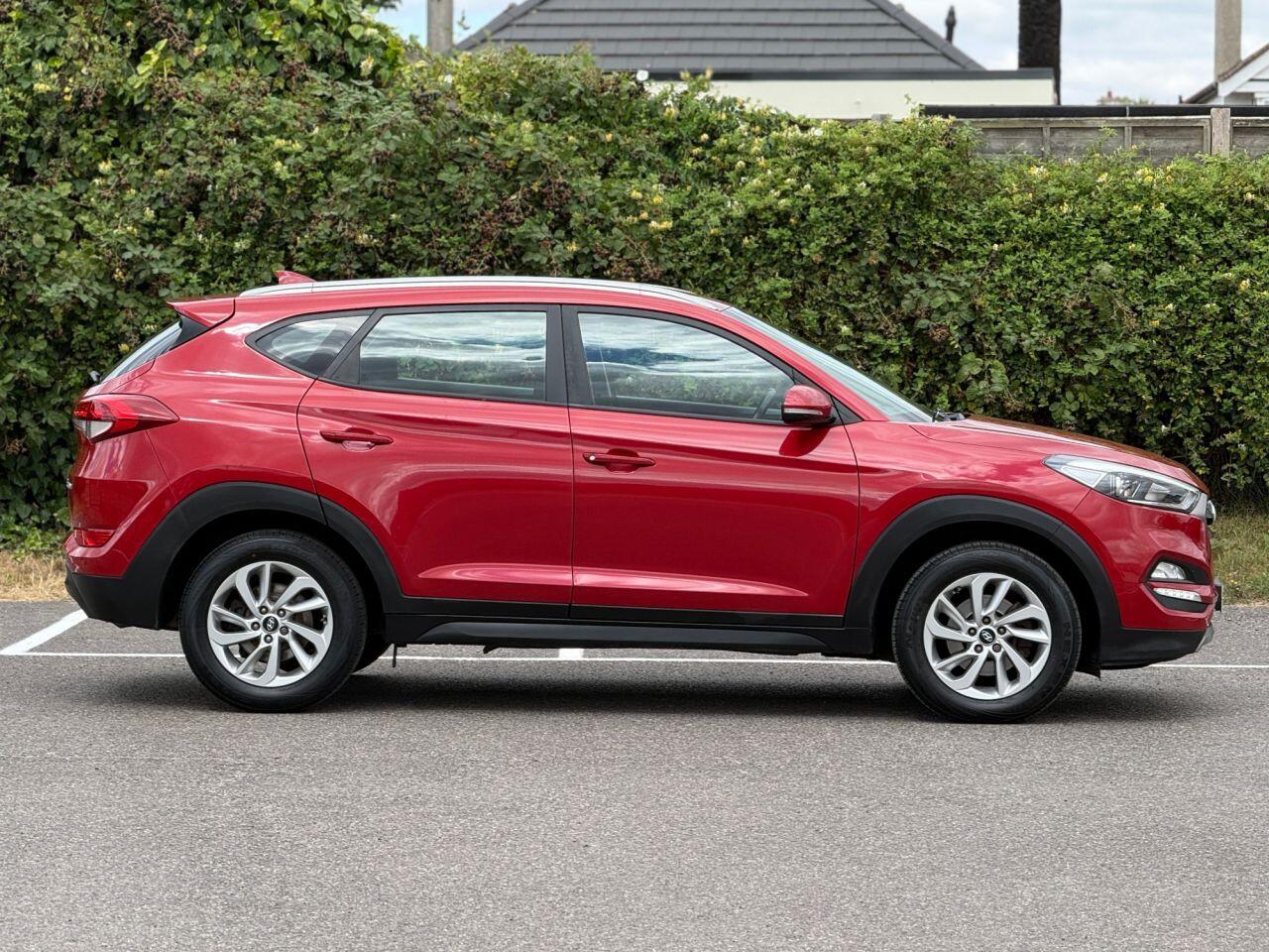 Hyundai Tucson view 3