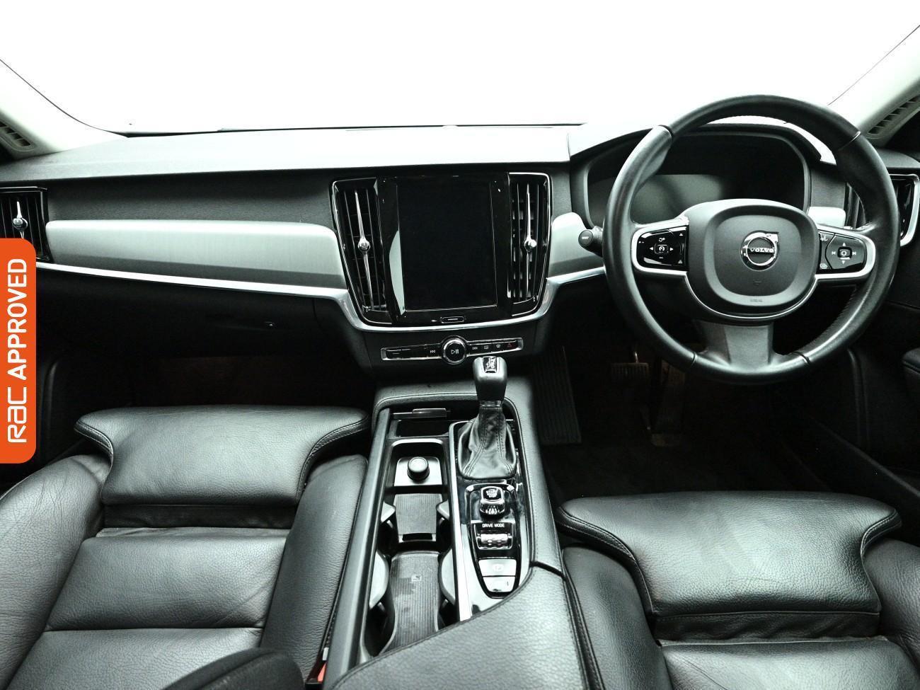 Volvo V90 view 2