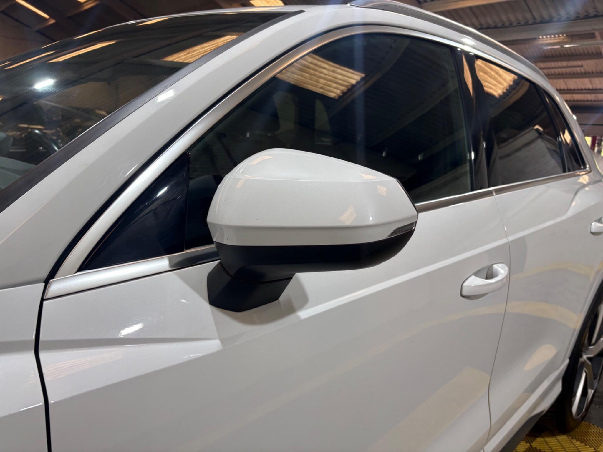 Audi Q3 view 54
