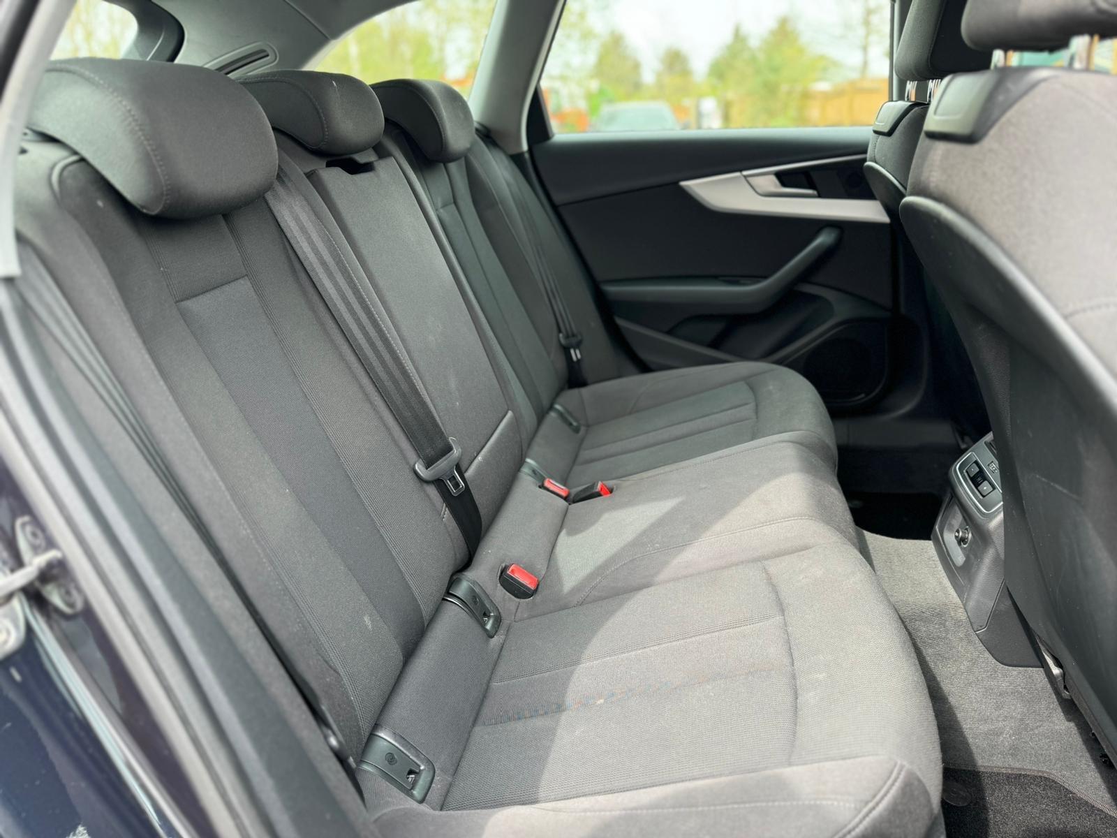 Audi A4 view 26