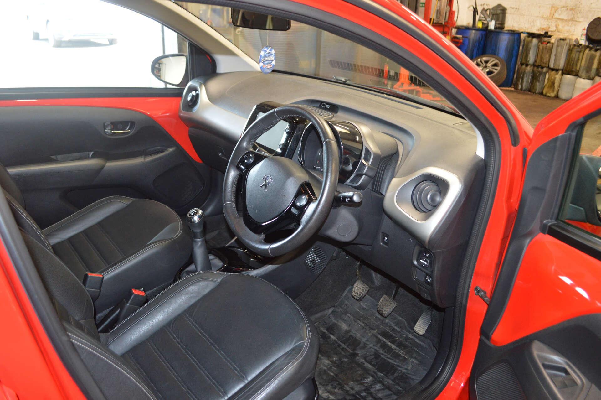 Peugeot 108 view 12
