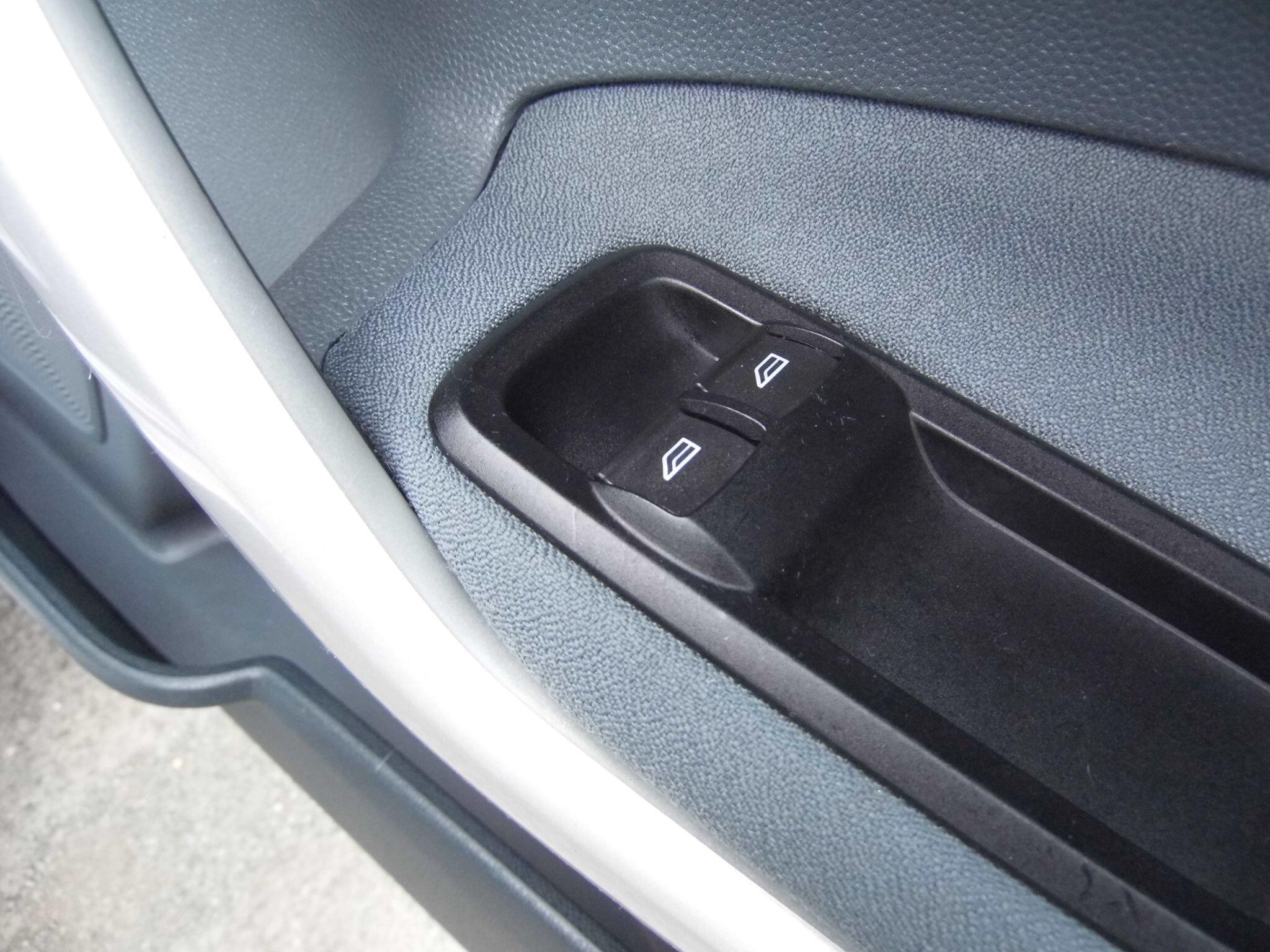 Ford Fiesta view 25