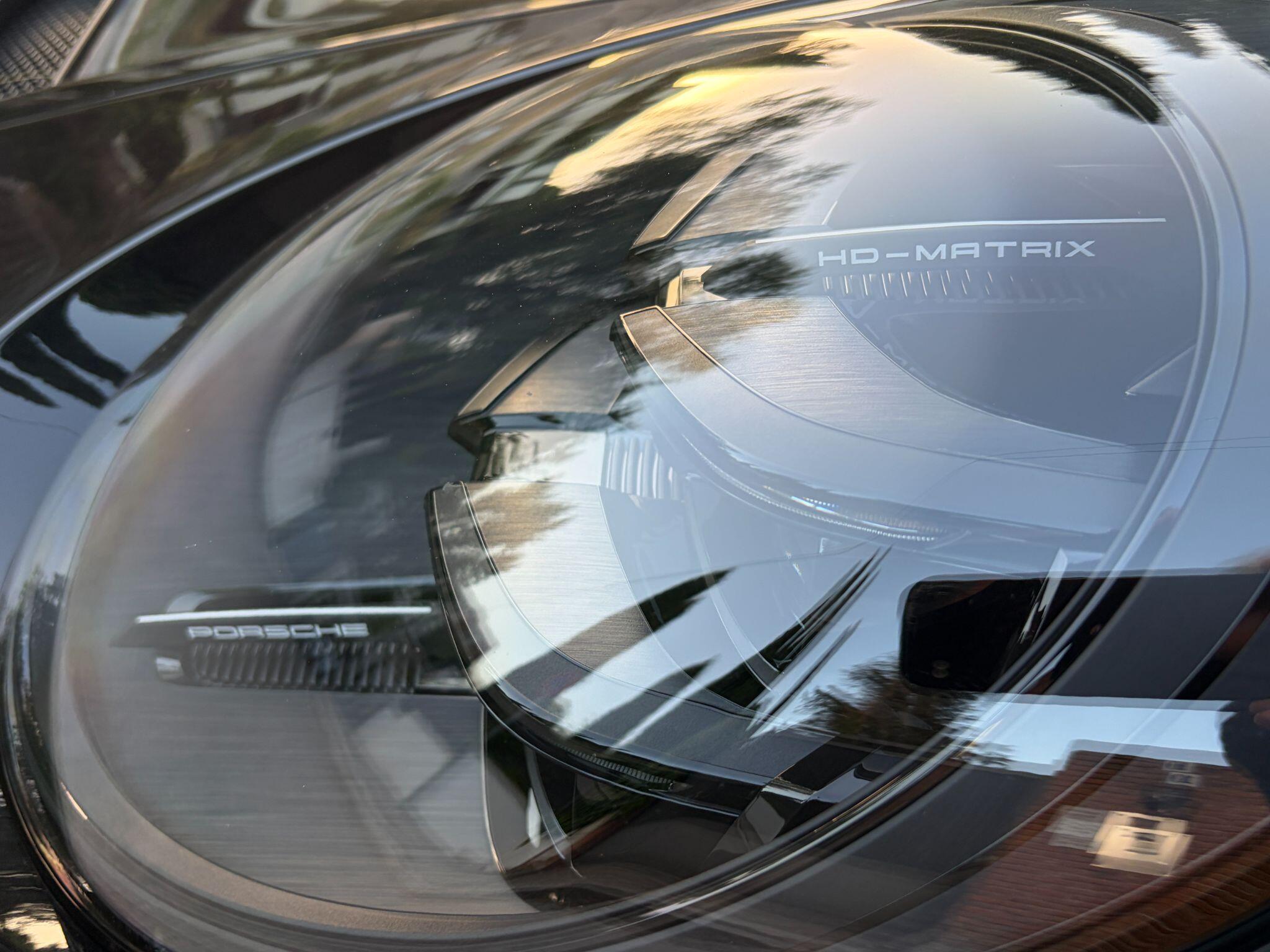 Porsche 911 view 13