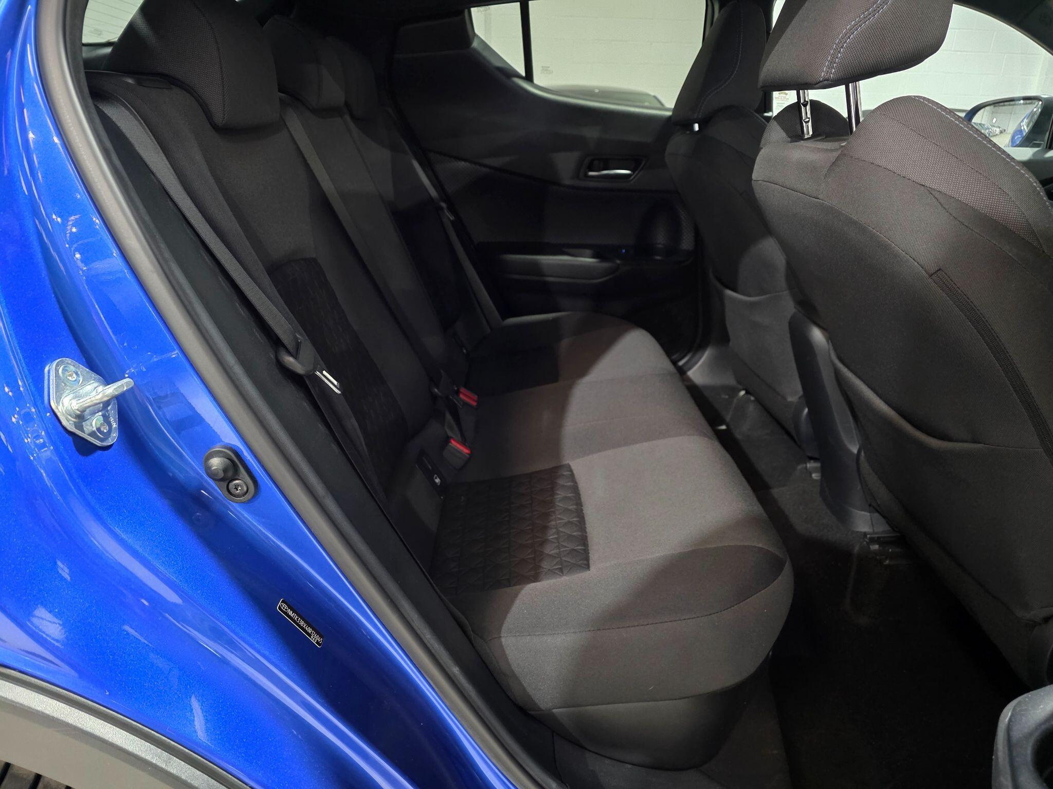 Toyota C-HR view 20