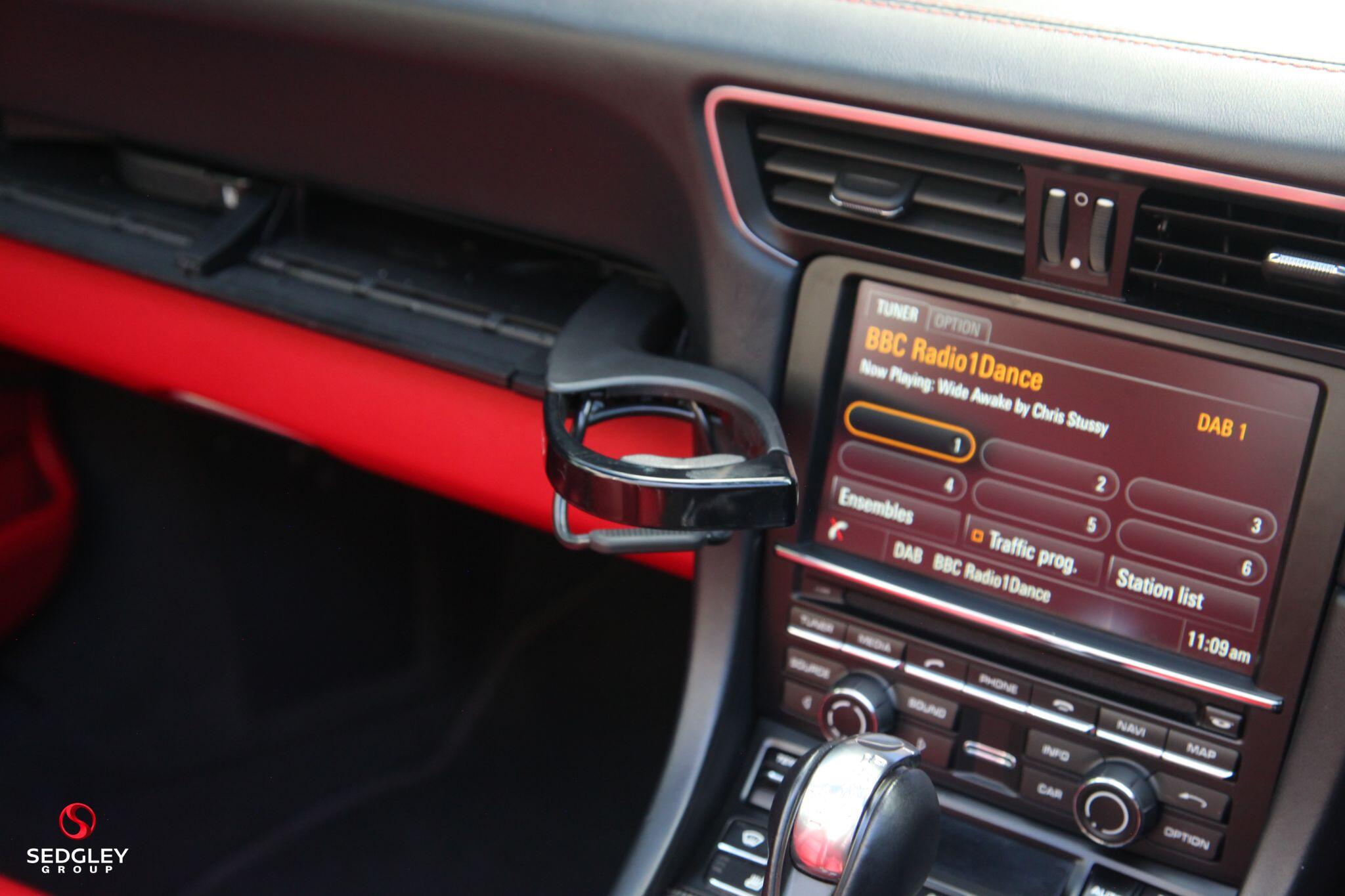 Porsche 911 view 38