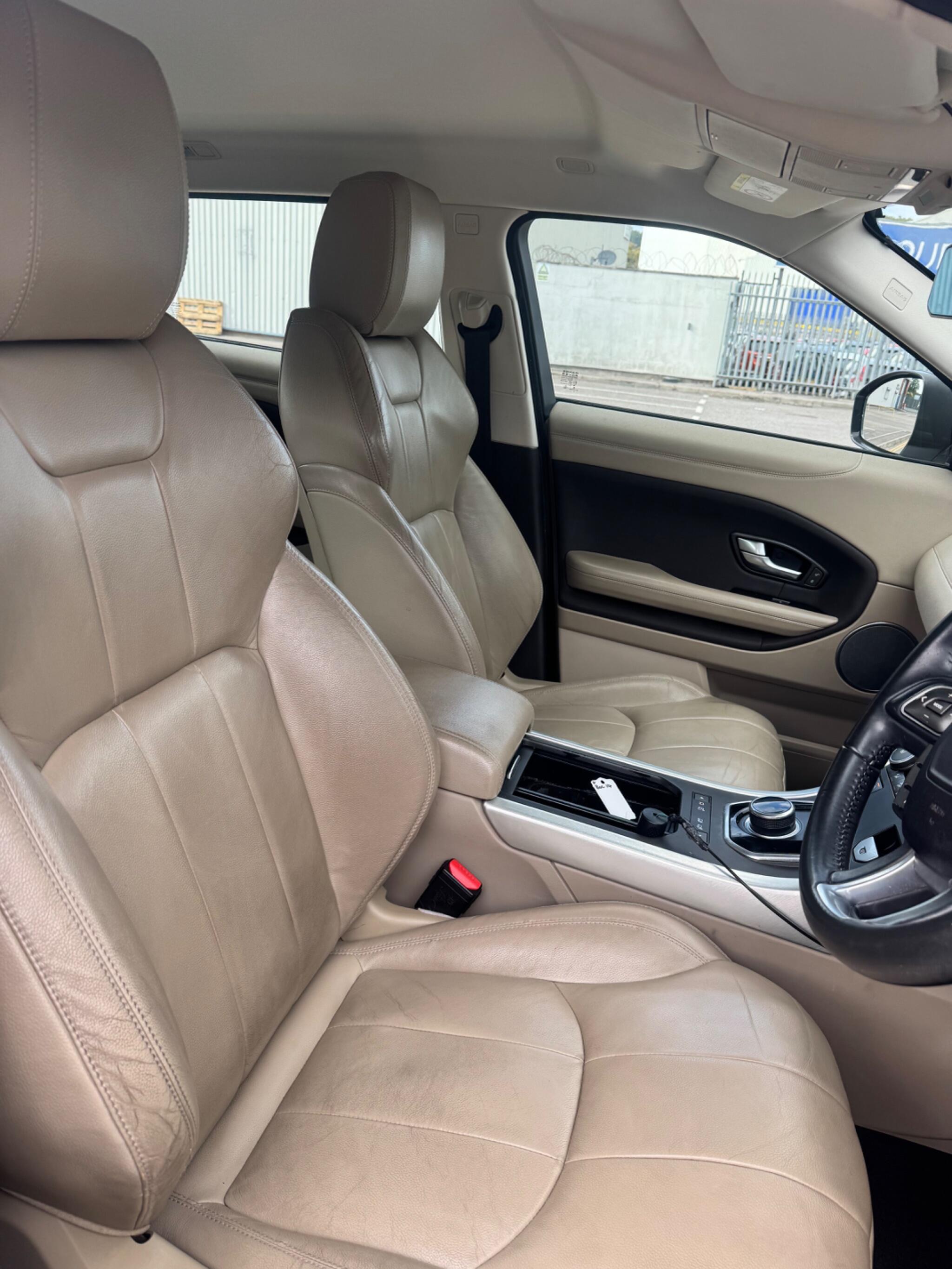 Land Rover Range Rover Evoque view 22