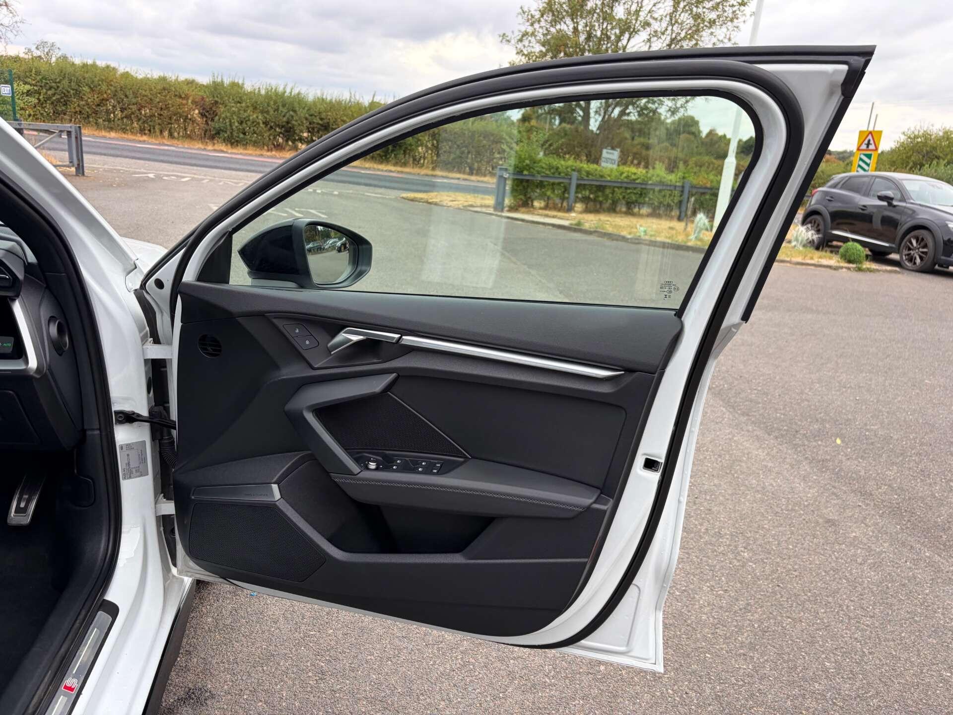 Audi S3 view 32