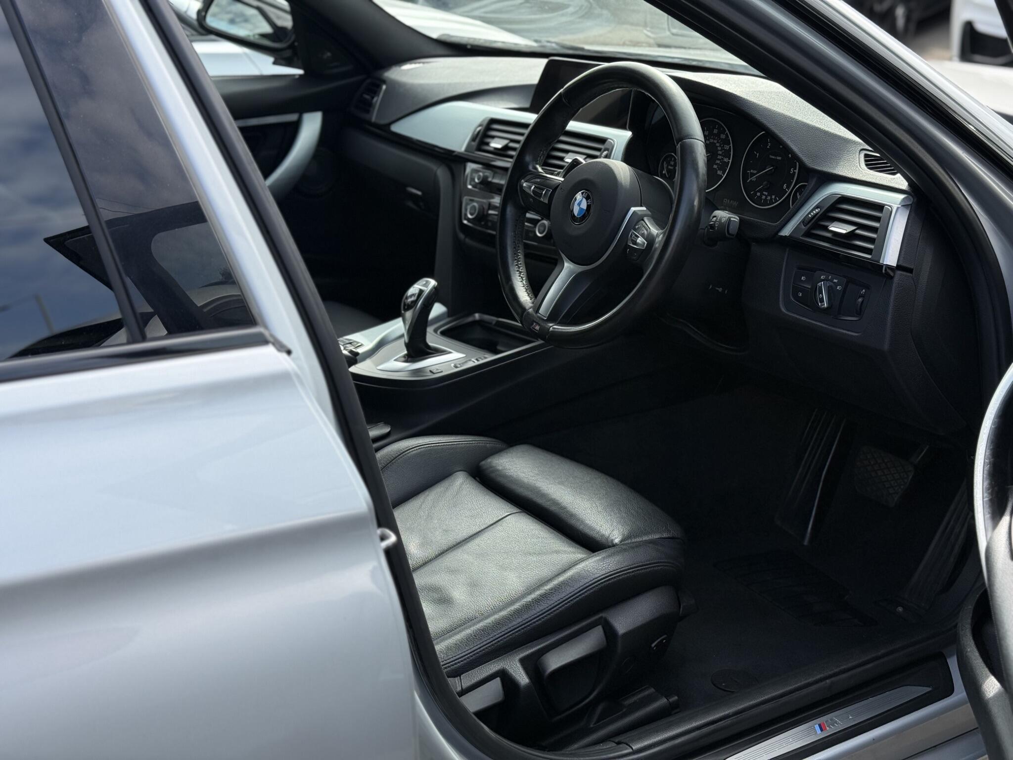 BMW 3 Series view 4