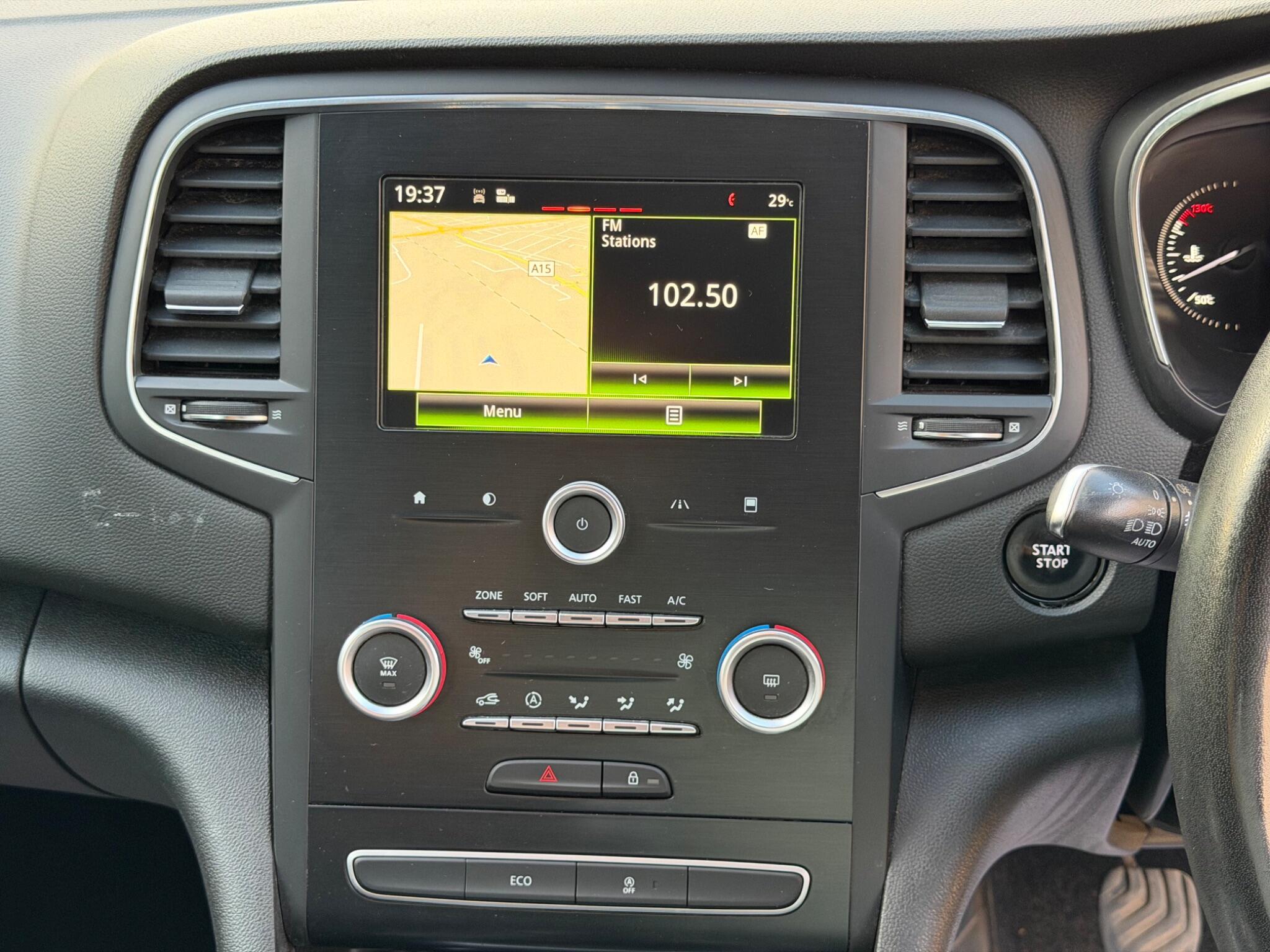 Renault Megane view 11