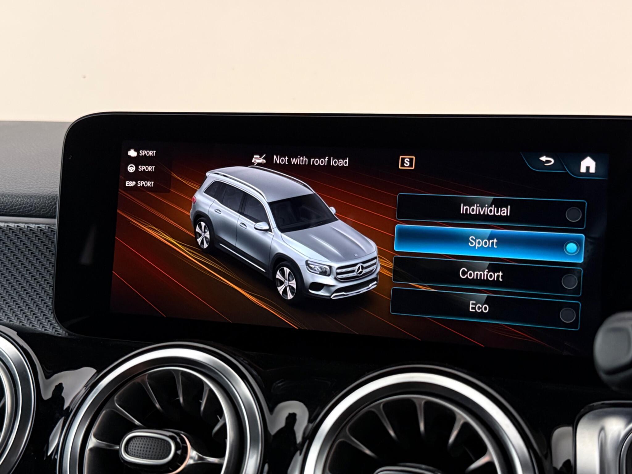 Mercedes-Benz GLB view 29