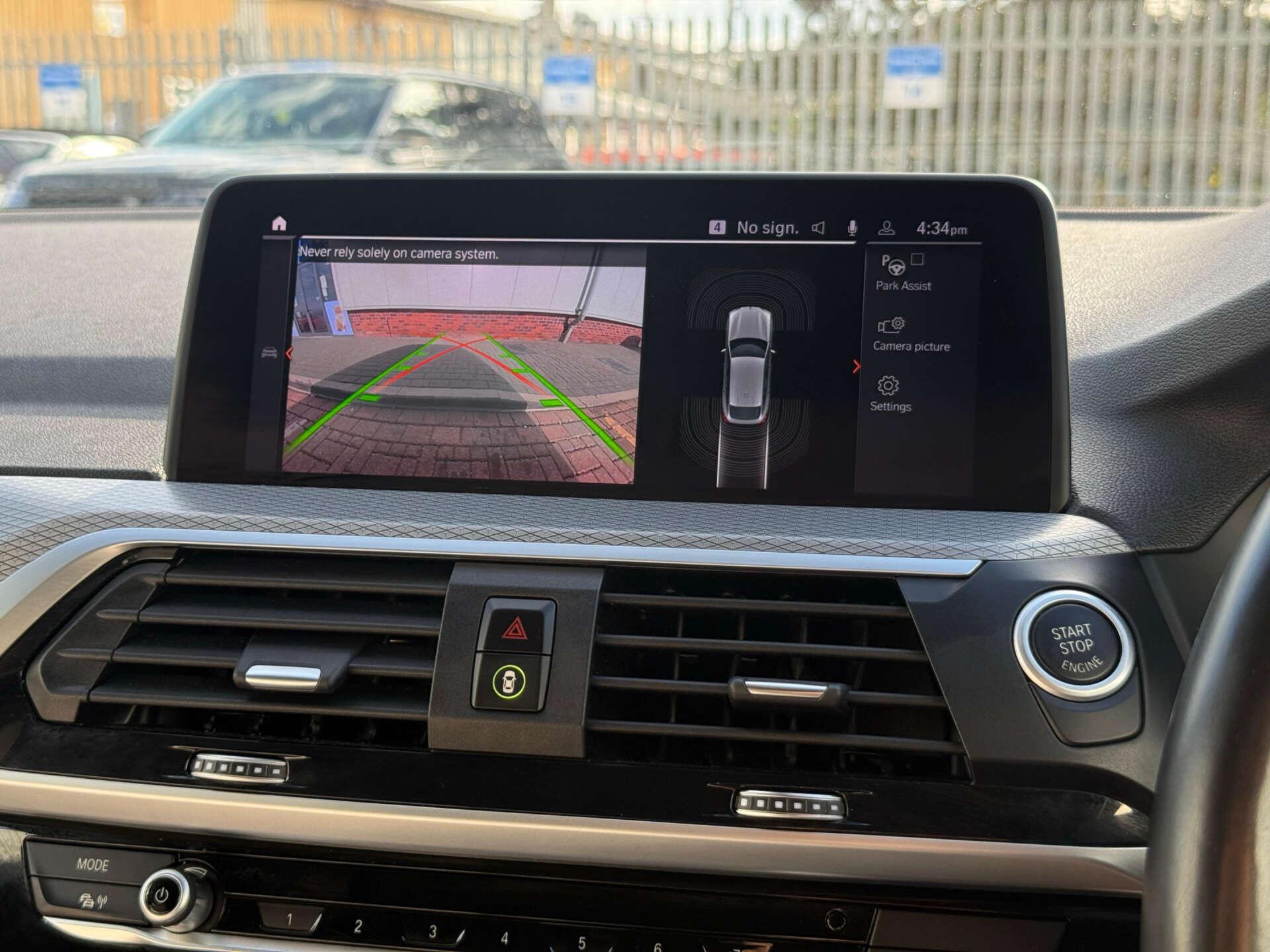BMW X4 view 13