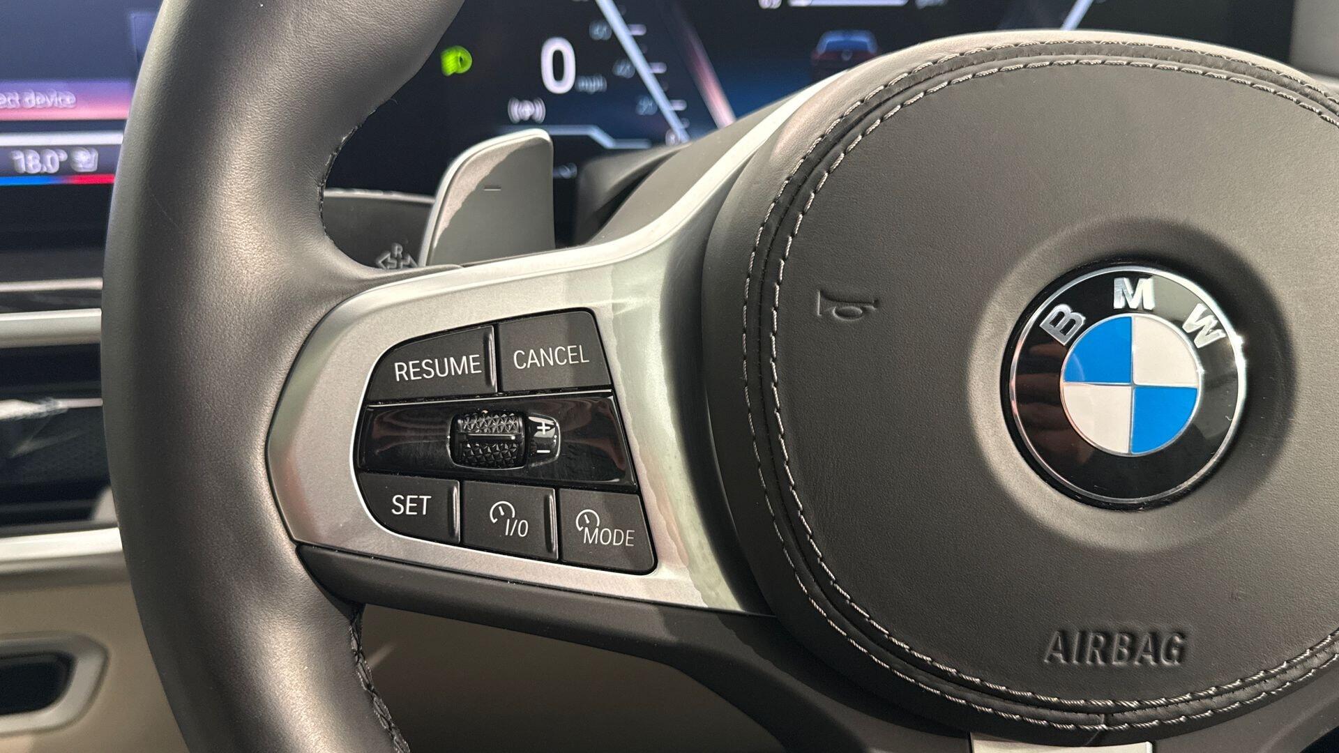 BMW X6 view 17