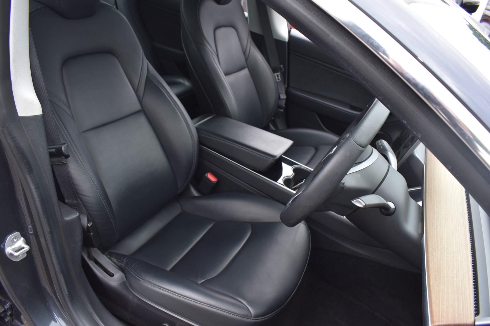 Model 3 - (Dual Motor) Performance Auto 4WDE 4dr (Performance Upgrade) - Image 6