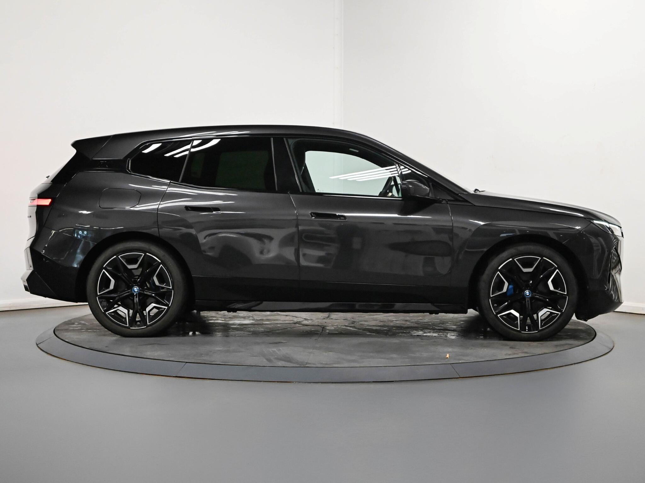 BMW Ix view 28
