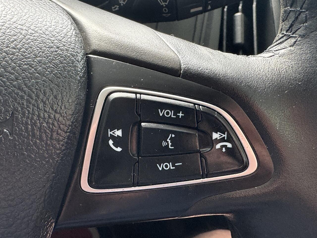 Ford Focus view 20