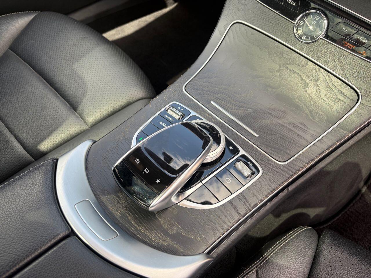 Mercedes-Benz C-Class view 29