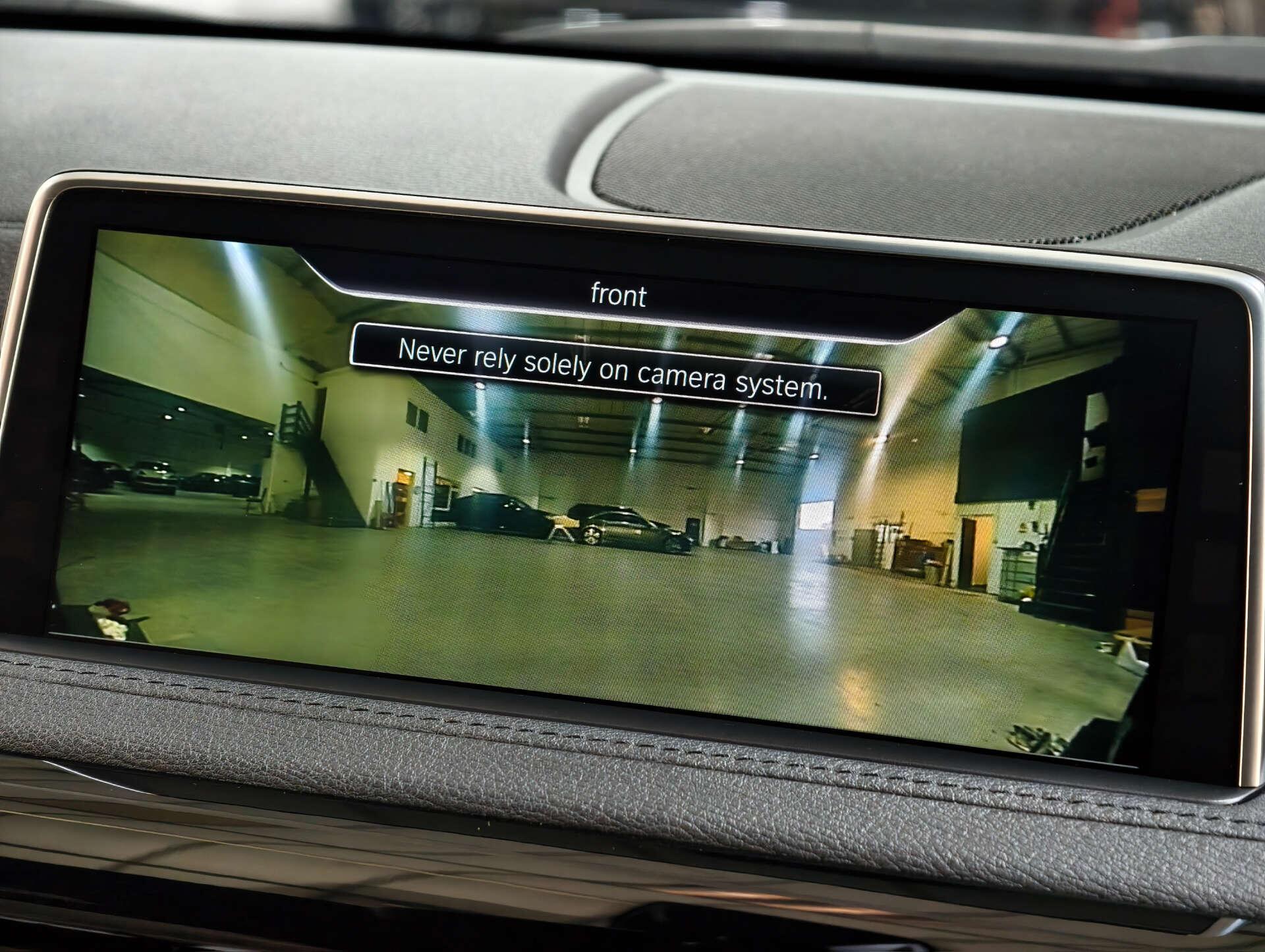 BMW X6 view 42