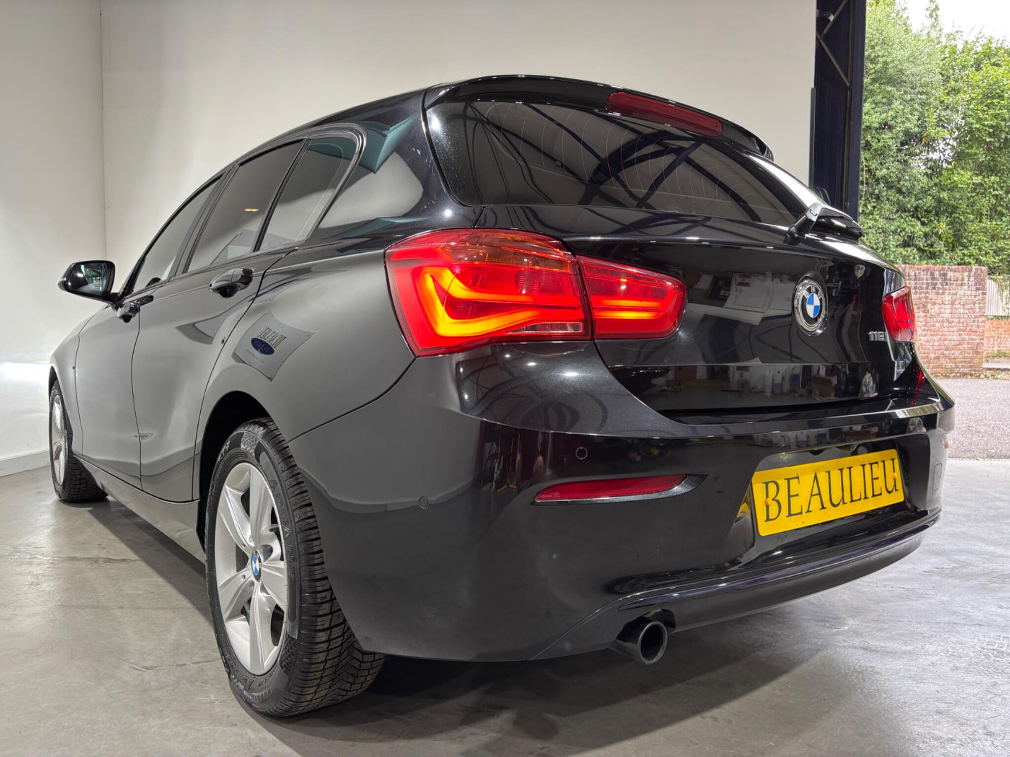 BMW 1 Series view 3