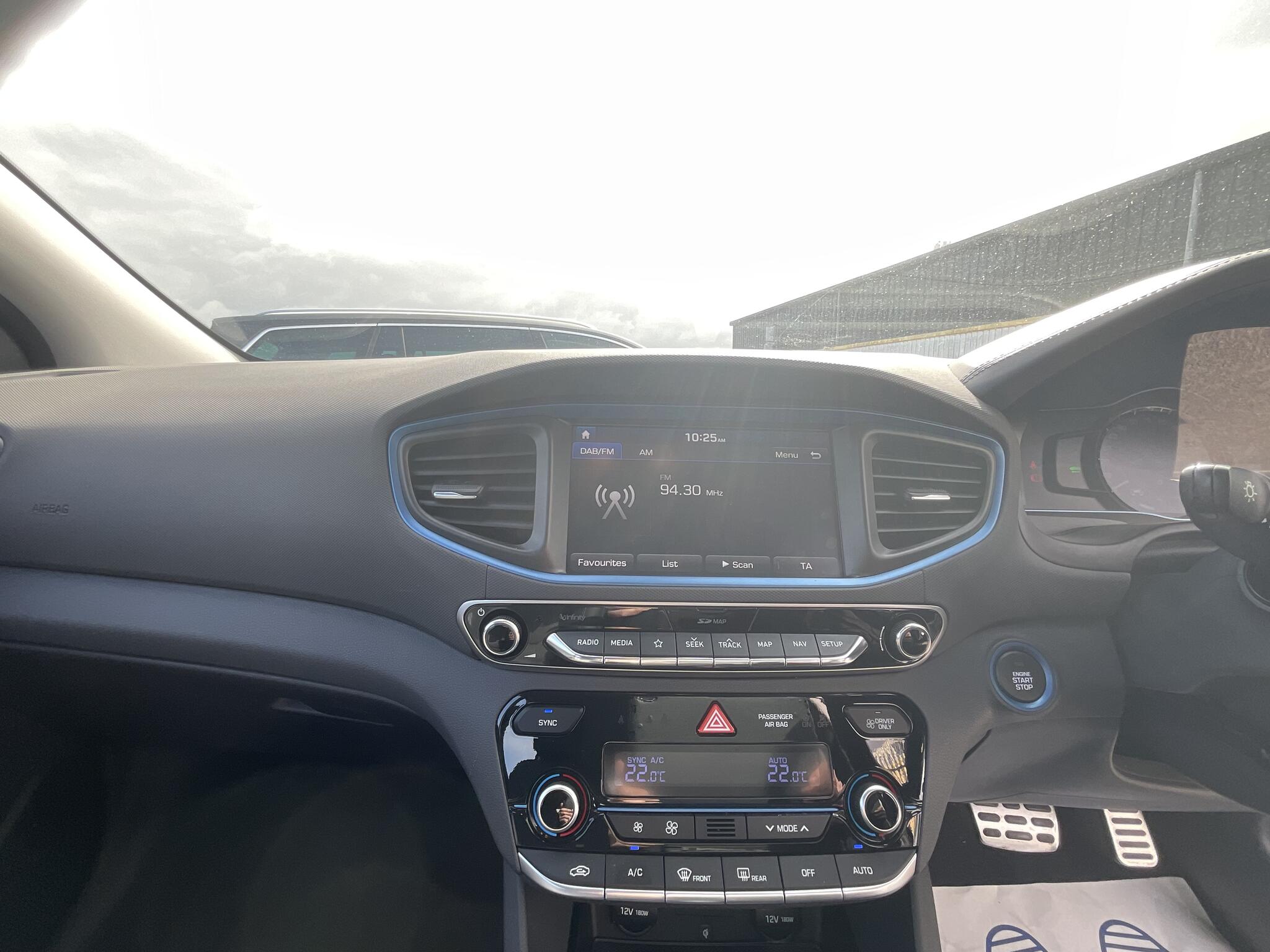 Hyundai Ioniq view 24