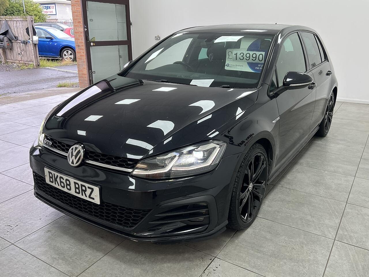 Volkswagen Golf view 6