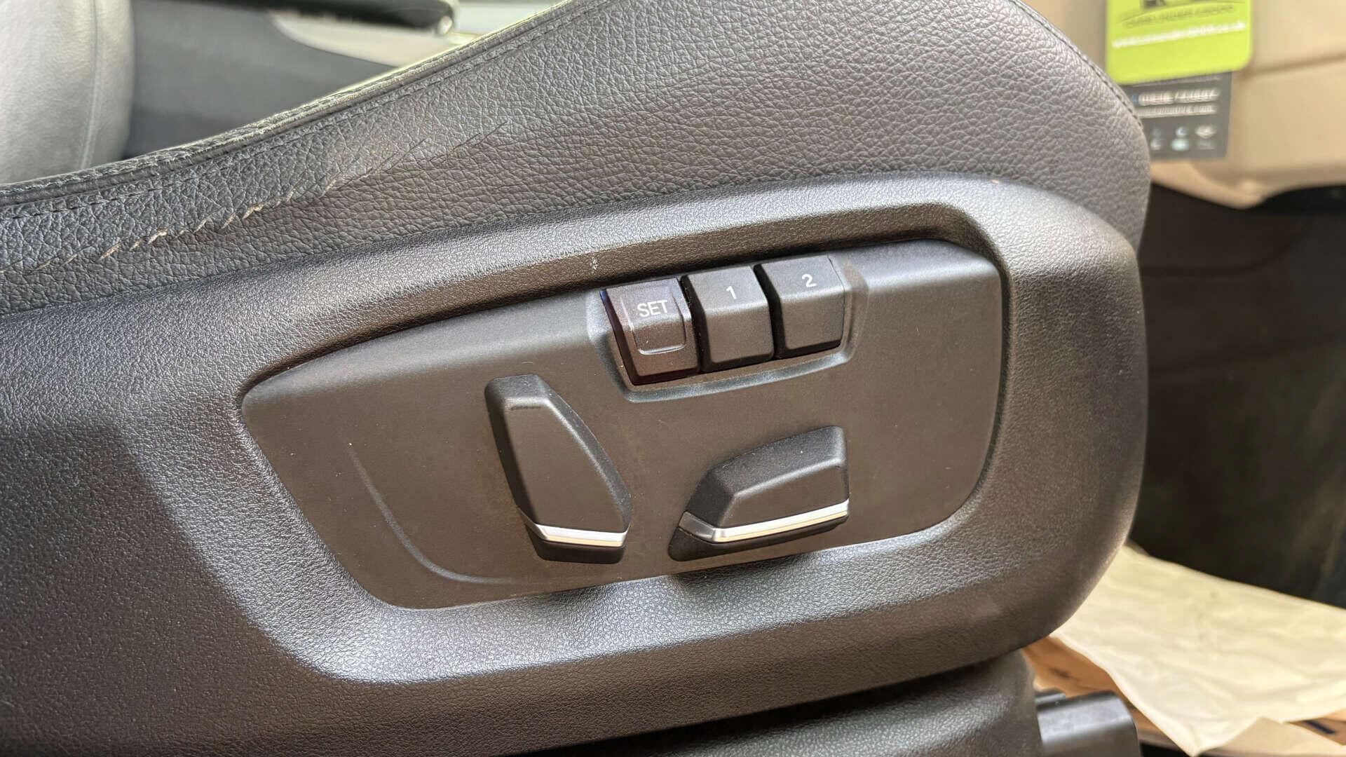BMW X5 view 40